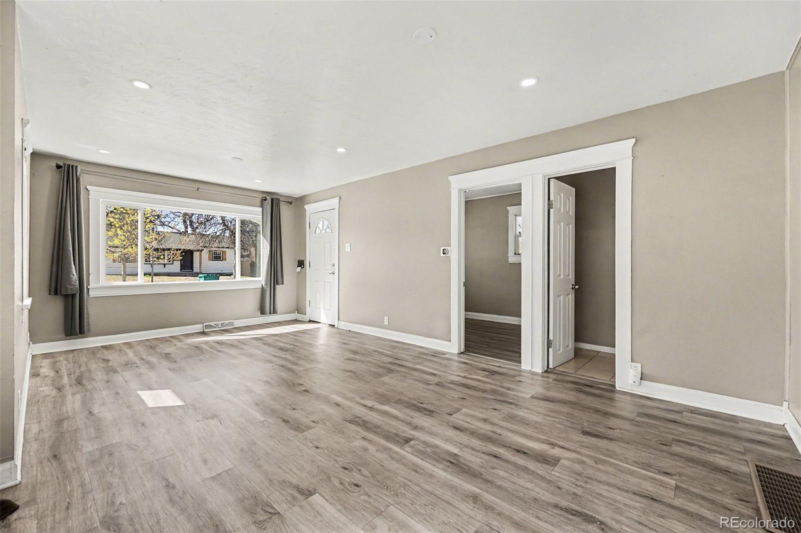 MLS Image #4 for 1328  dayton street,aurora, Colorado