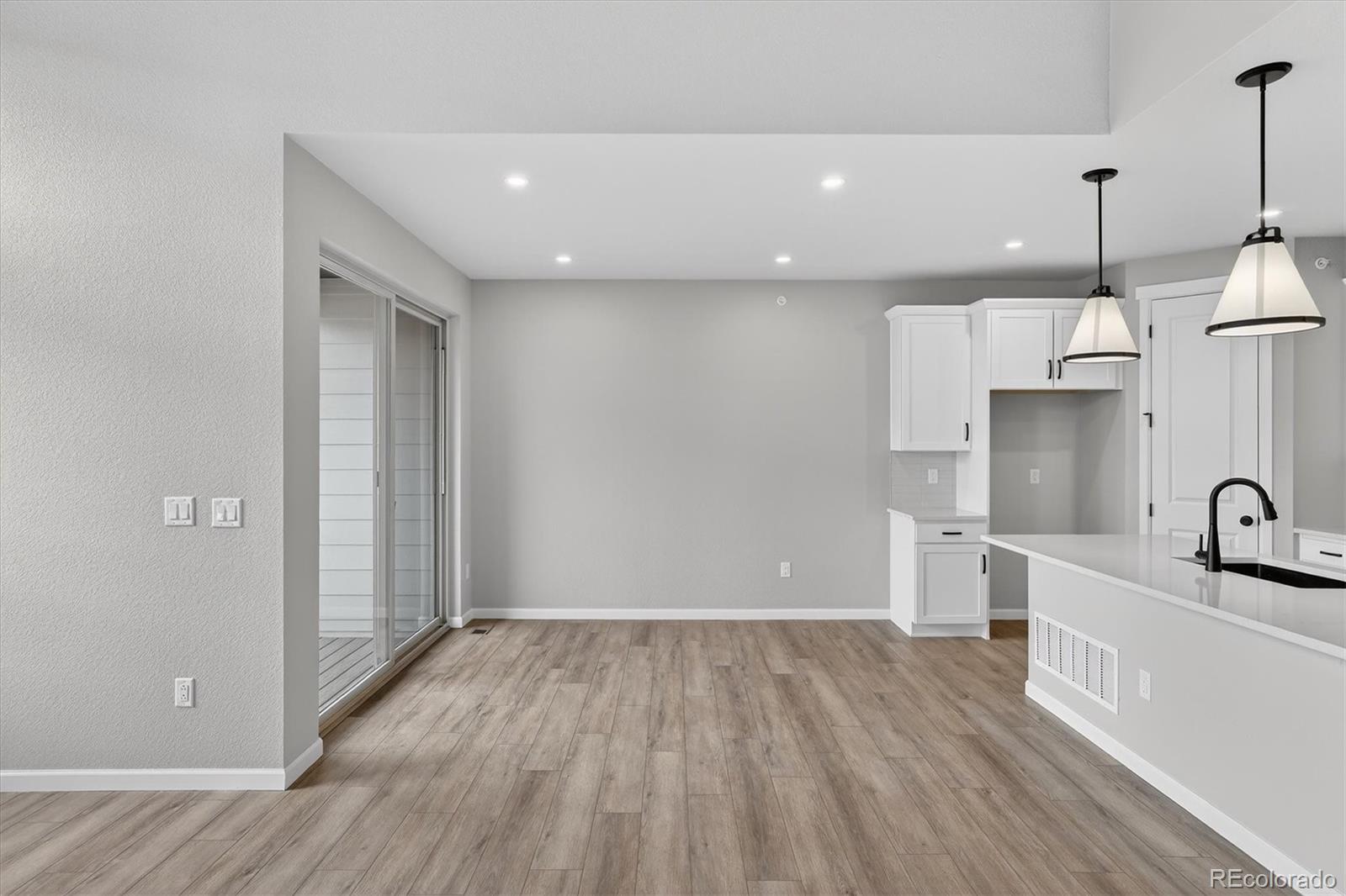 MLS Image #10 for 11851  canyon avenue,littleton, Colorado