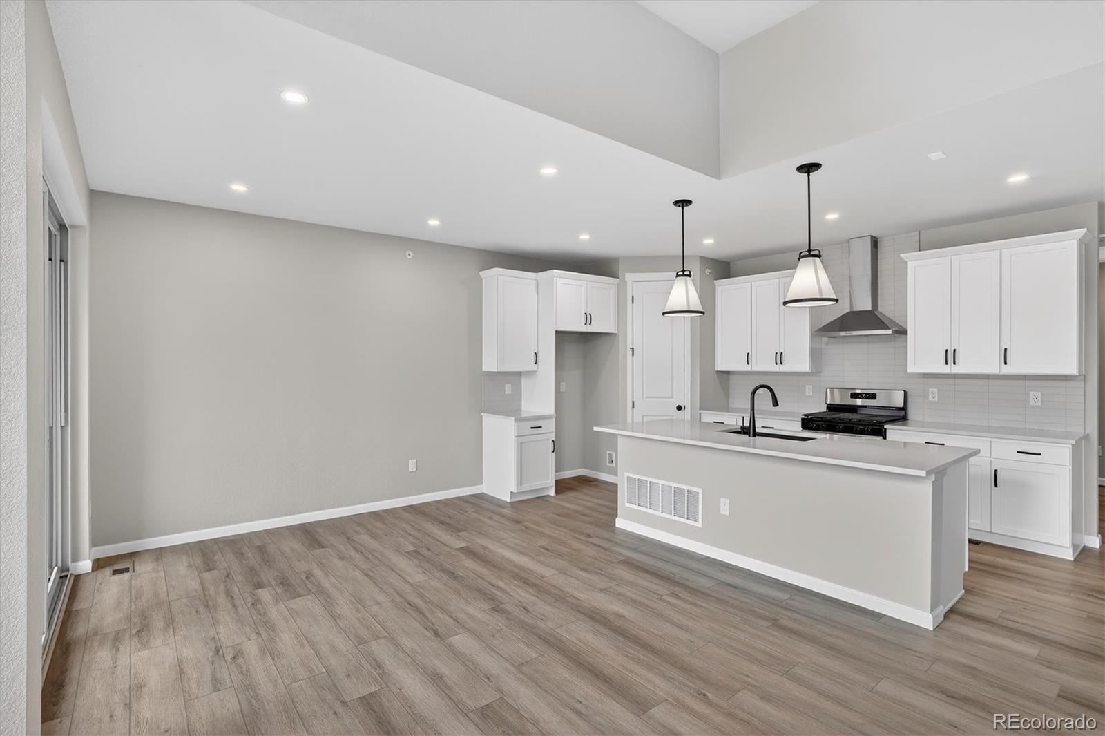 MLS Image #12 for 11851  canyon avenue,littleton, Colorado