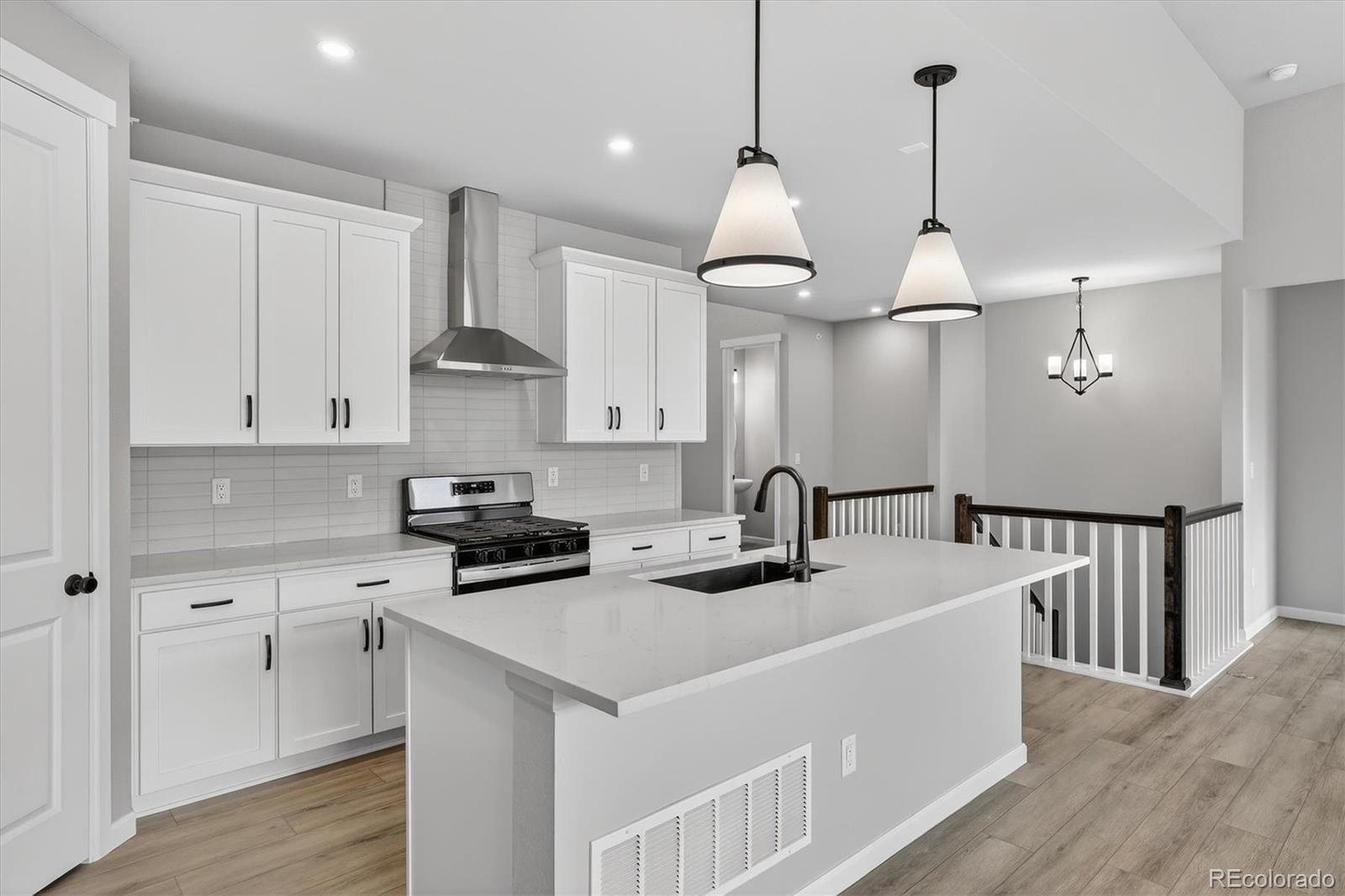 MLS Image #8 for 11851  canyon avenue,littleton, Colorado
