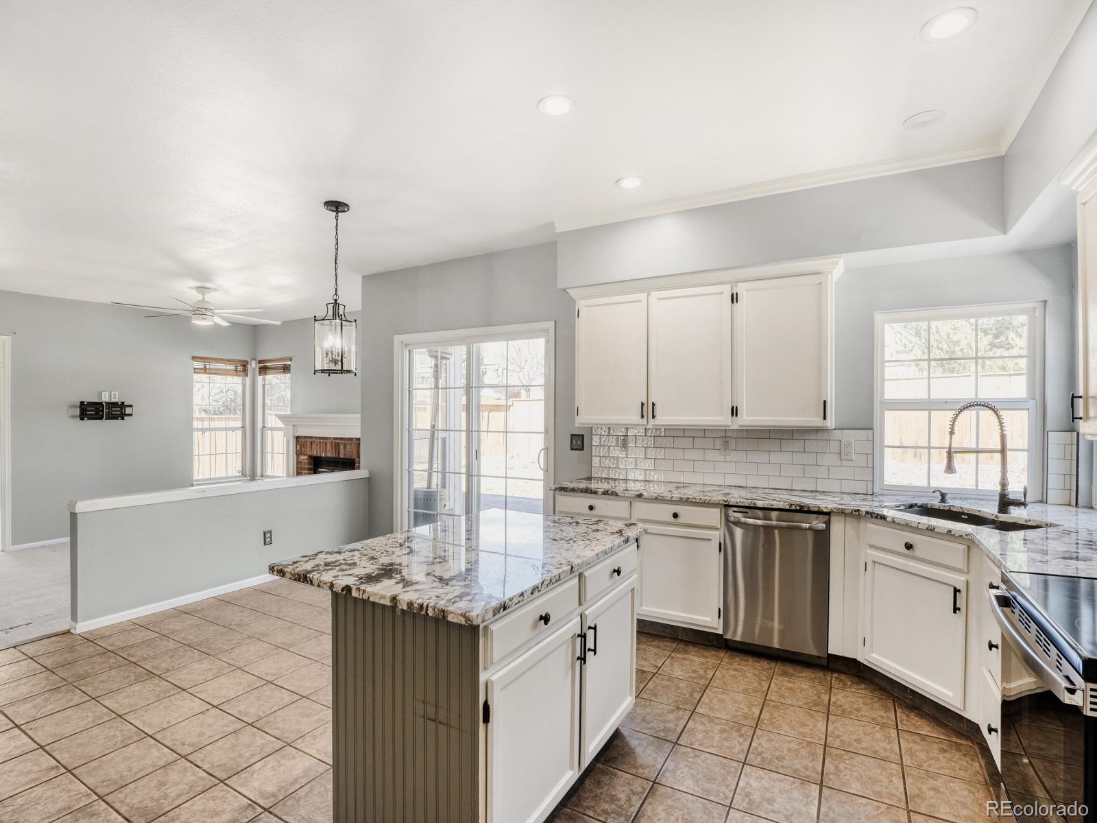 MLS Image #11 for 16623 e powers place,centennial, Colorado