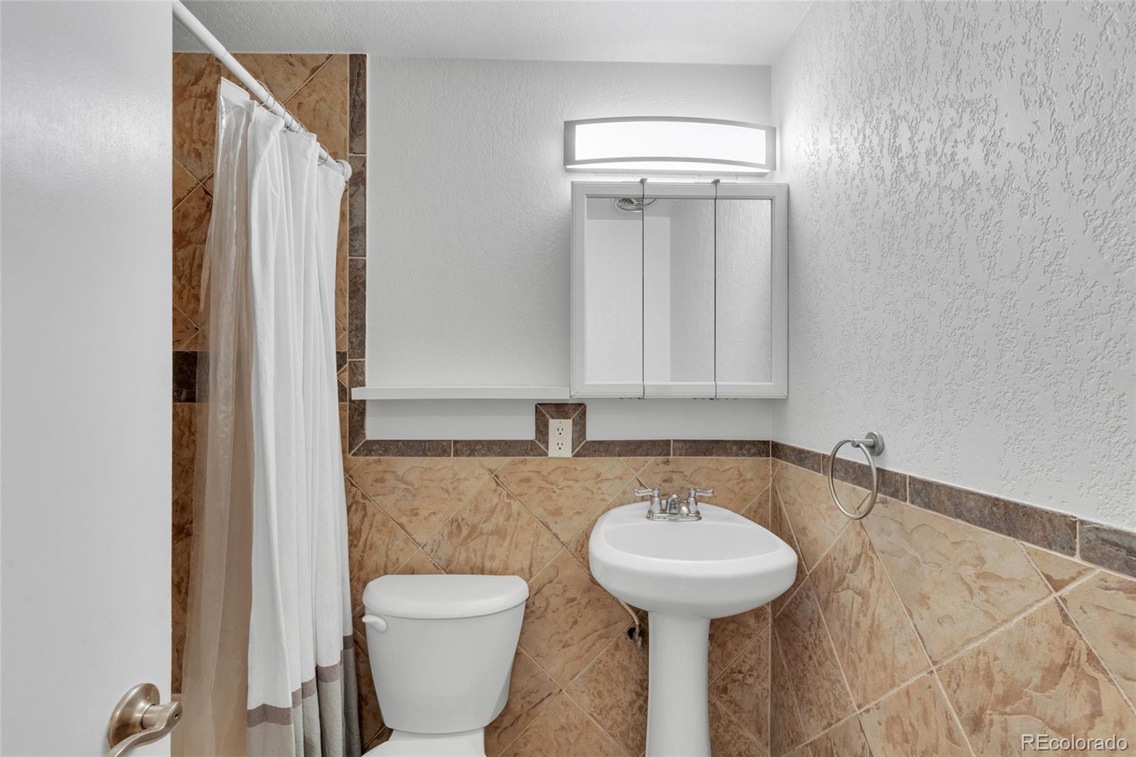 MLS Image #20 for 1045 n clarkson street 207,denver, Colorado