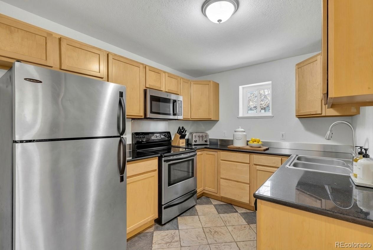 MLS Image #5 for 1045 n clarkson street 207,denver, Colorado