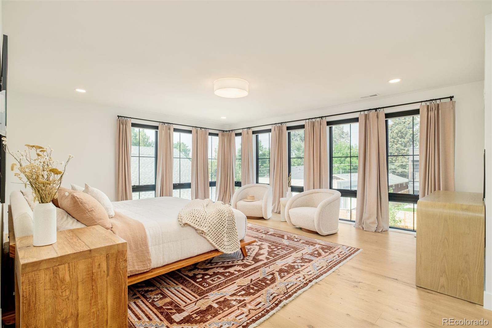 MLS Image #13 for 2485  oak street,denver, Colorado