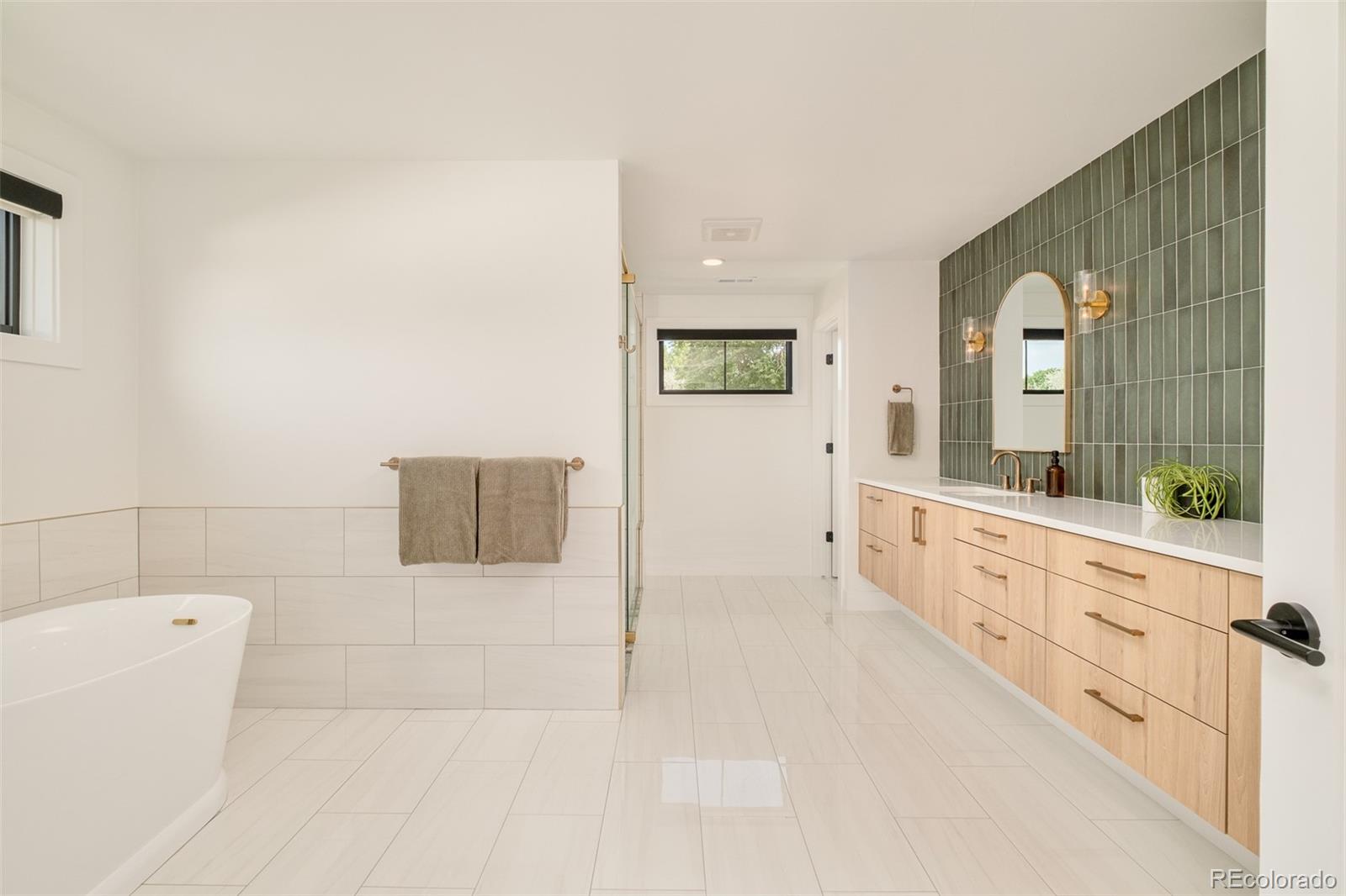 MLS Image #16 for 2485  oak street,denver, Colorado