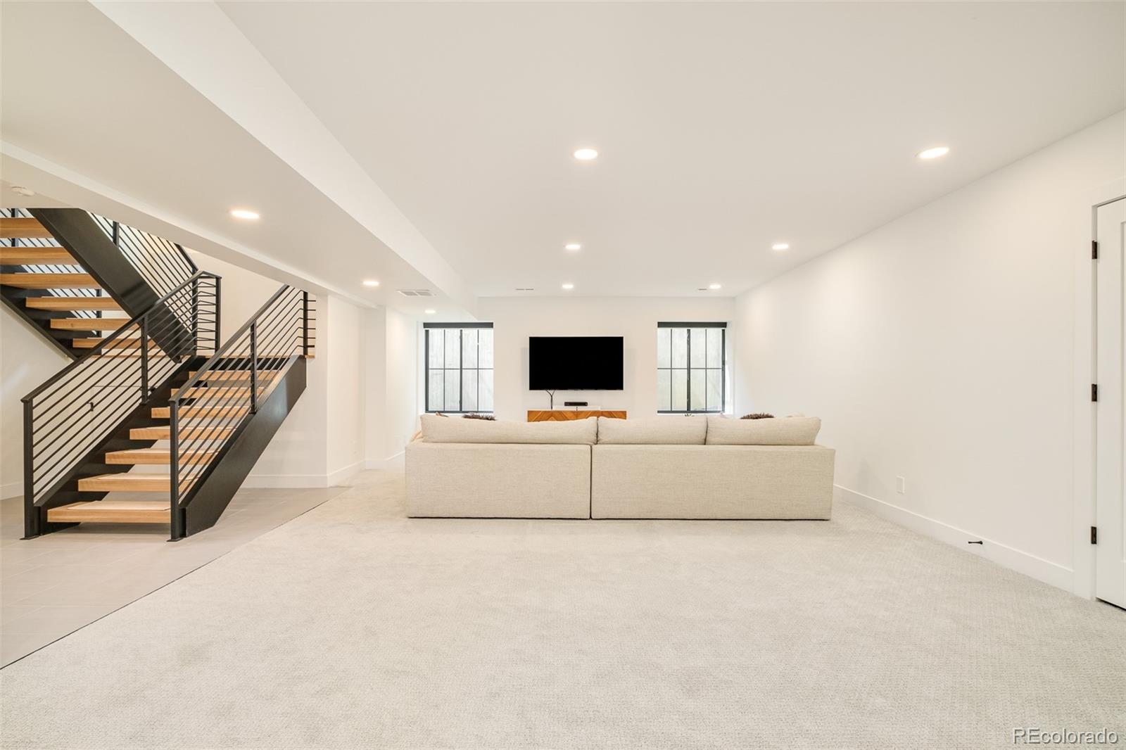MLS Image #29 for 2485  oak street,denver, Colorado