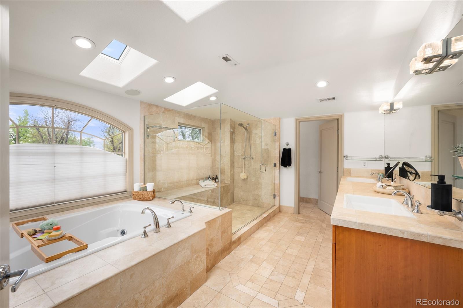 MLS Image #22 for 559  jackson street,denver, Colorado