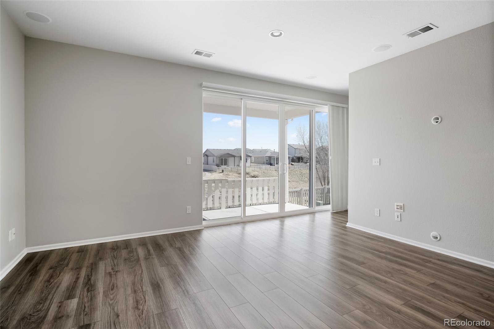 MLS Image #6 for 10526  akron street,commerce city, Colorado