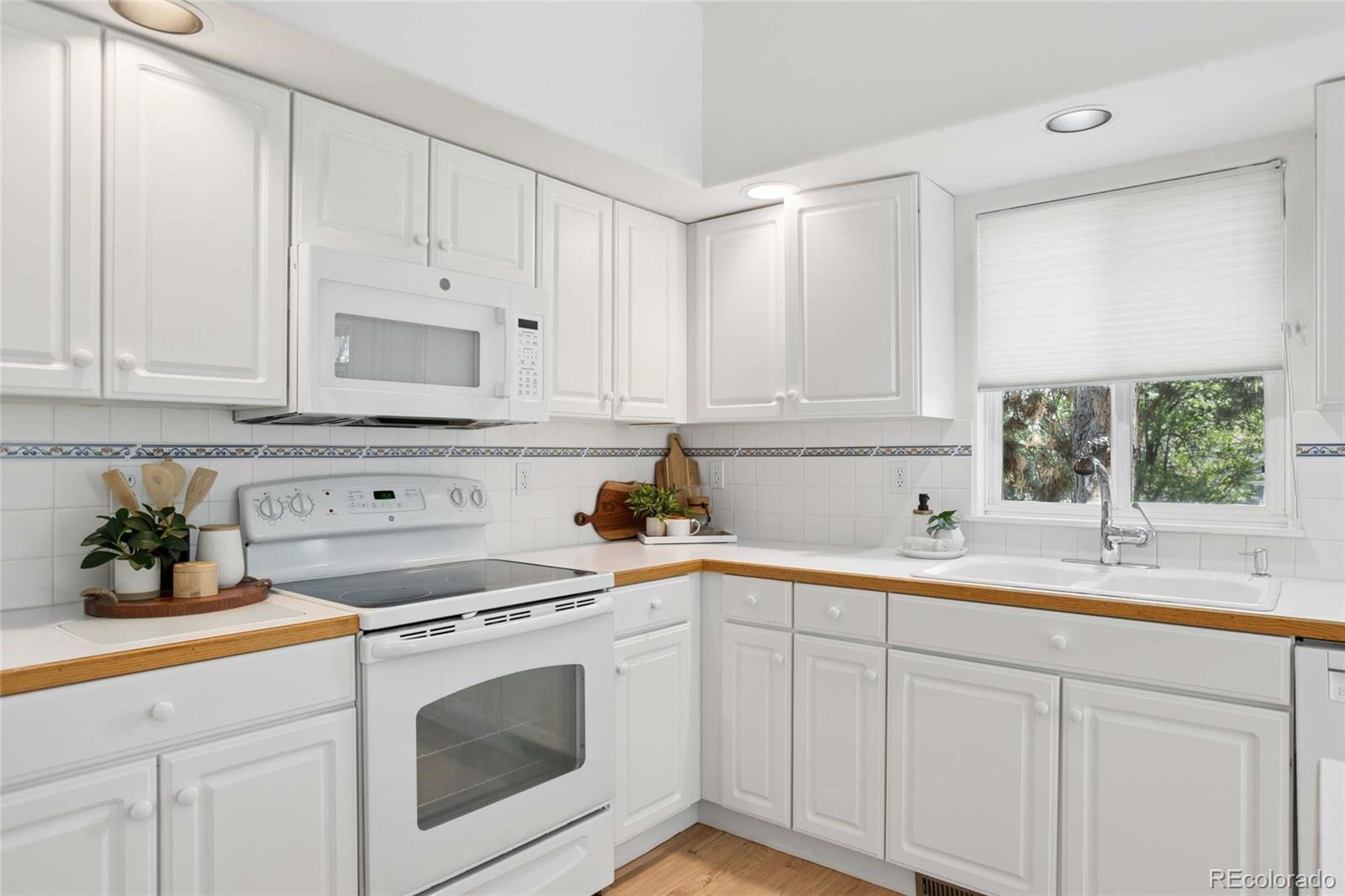 MLS Image #13 for 2480 w 107th drive,westminster, Colorado