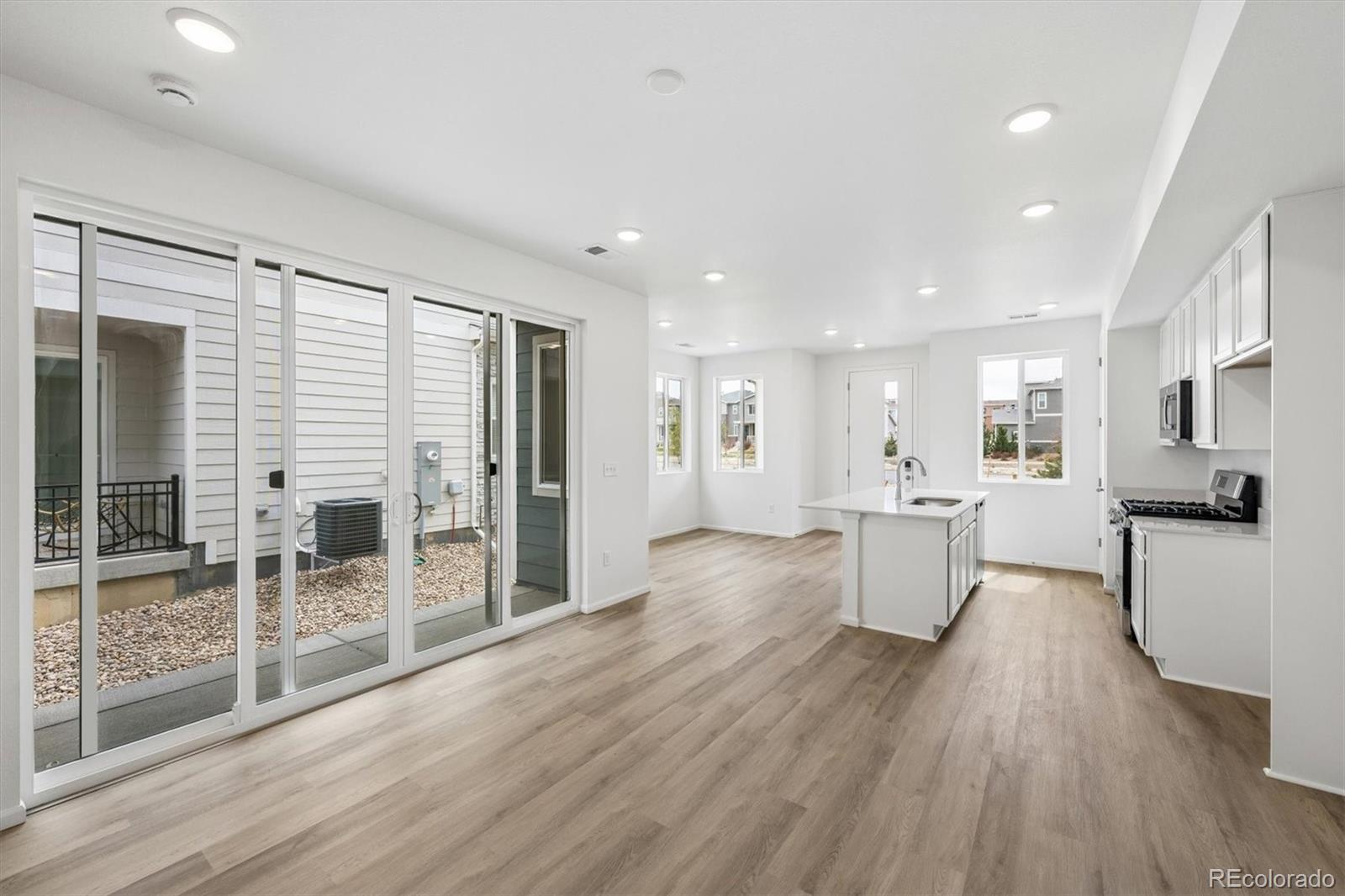 MLS Image #10 for 17165 e alameda parkway,aurora, Colorado