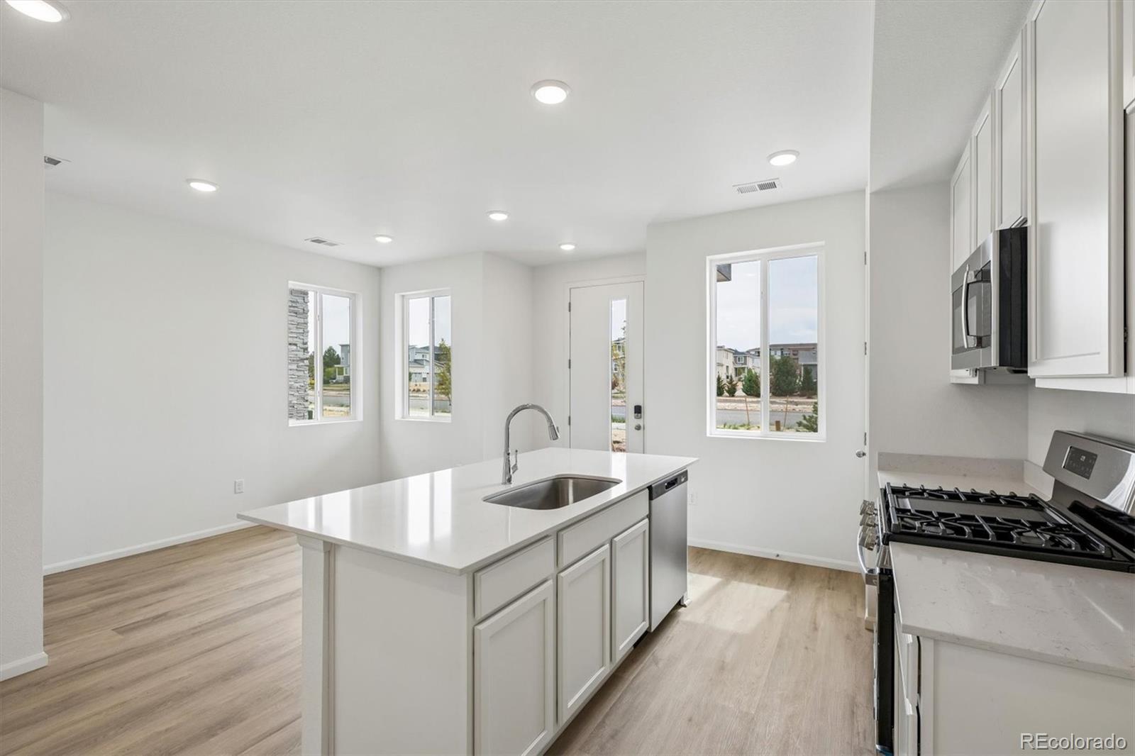 MLS Image #3 for 17165 e alameda parkway,aurora, Colorado