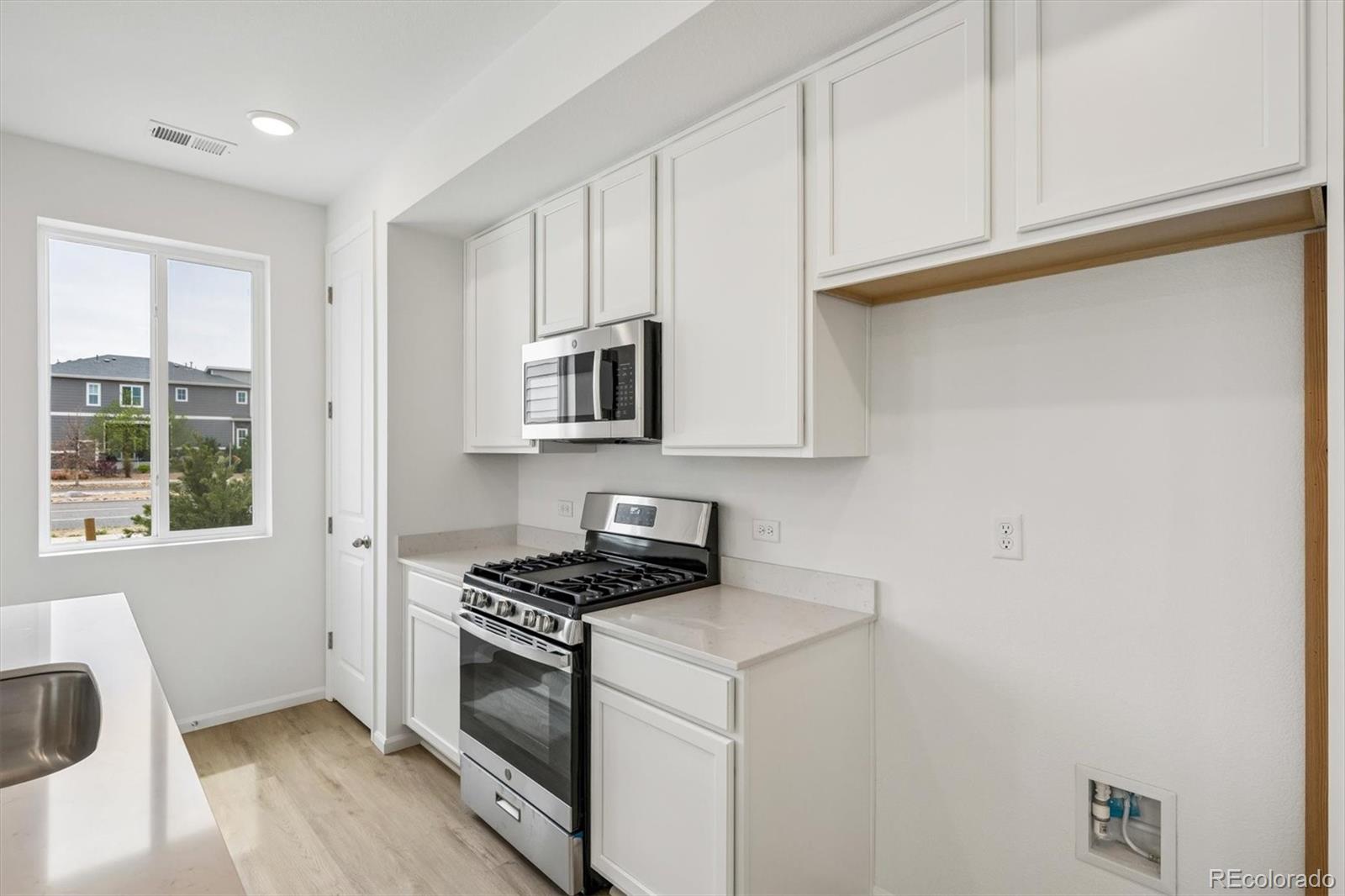 MLS Image #5 for 17165 e alameda parkway,aurora, Colorado