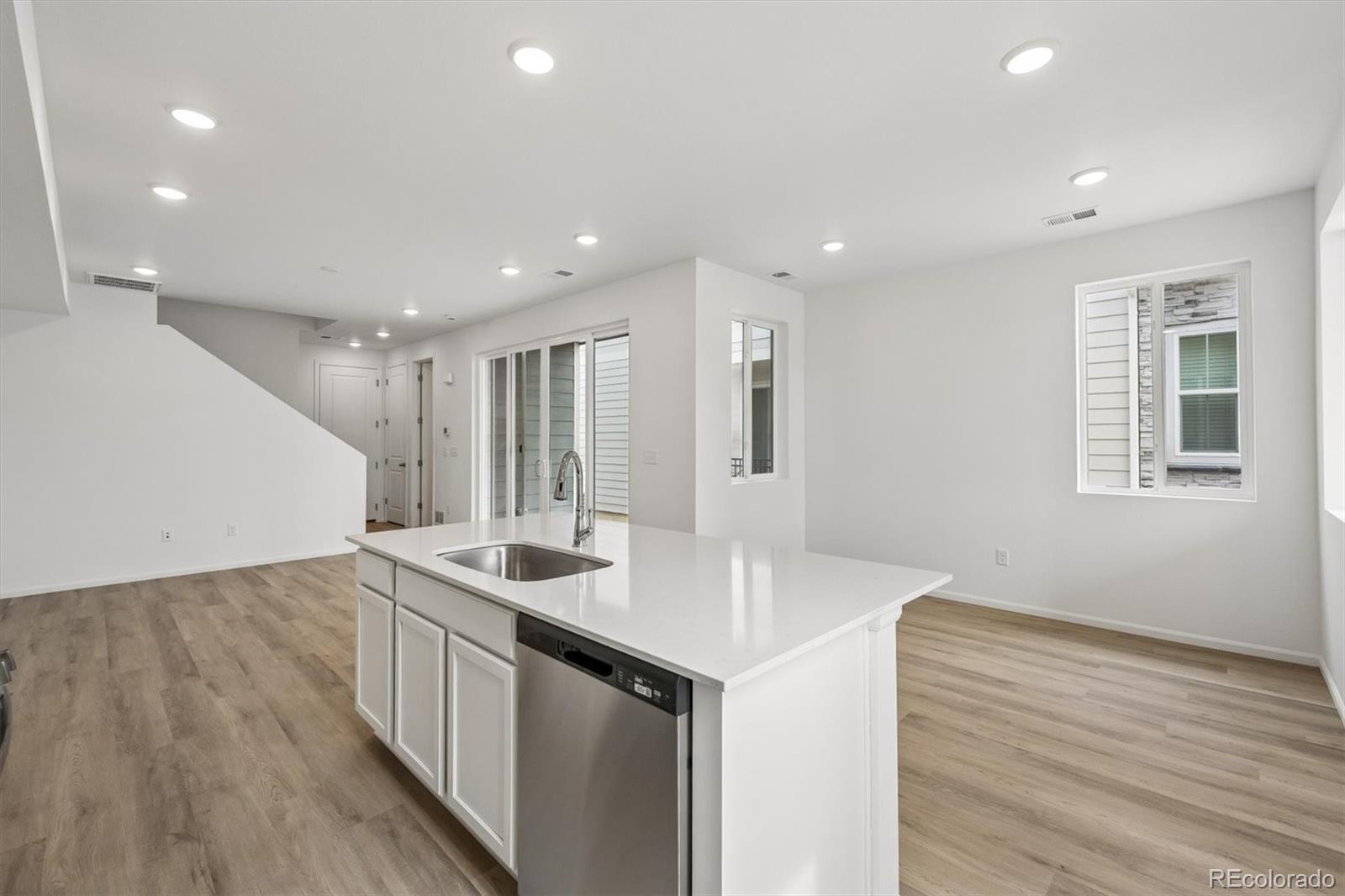 MLS Image #7 for 17165 e alameda parkway,aurora, Colorado