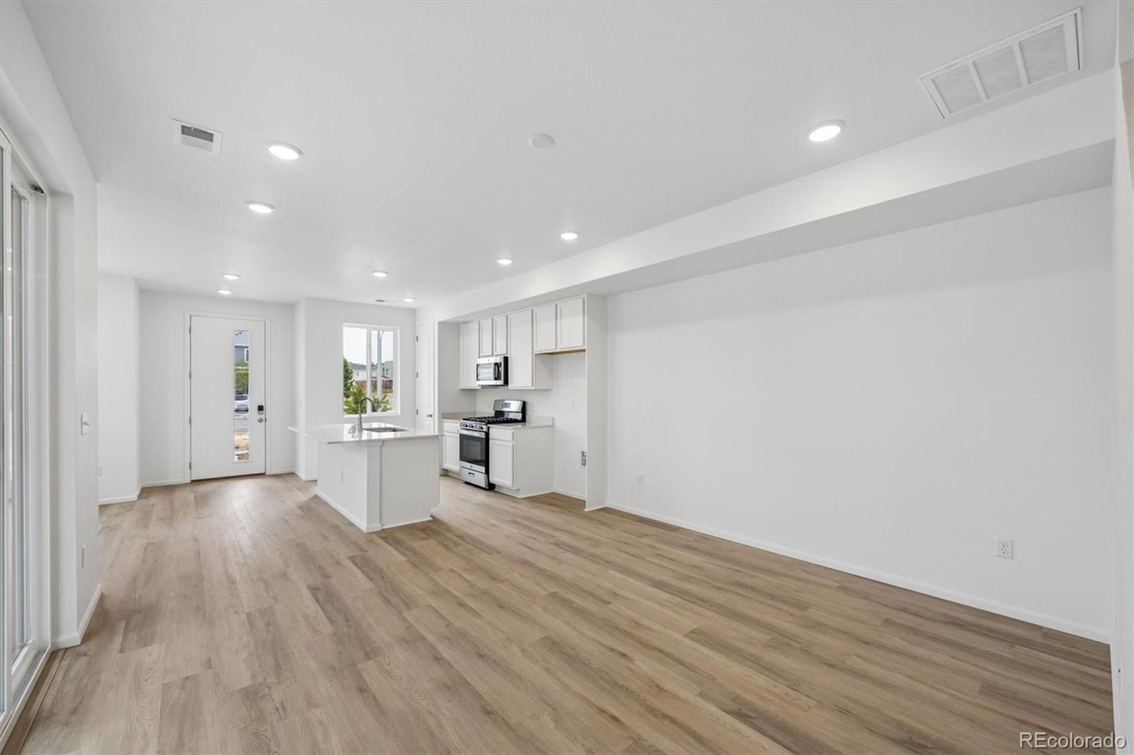 MLS Image #9 for 17165 e alameda parkway,aurora, Colorado