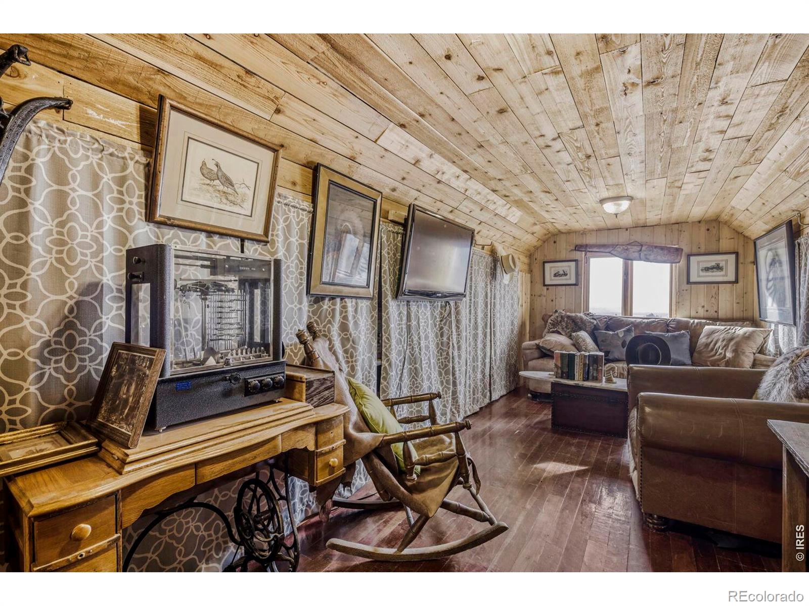 MLS Image #11 for 1042  steamboat valley road,lyons, Colorado