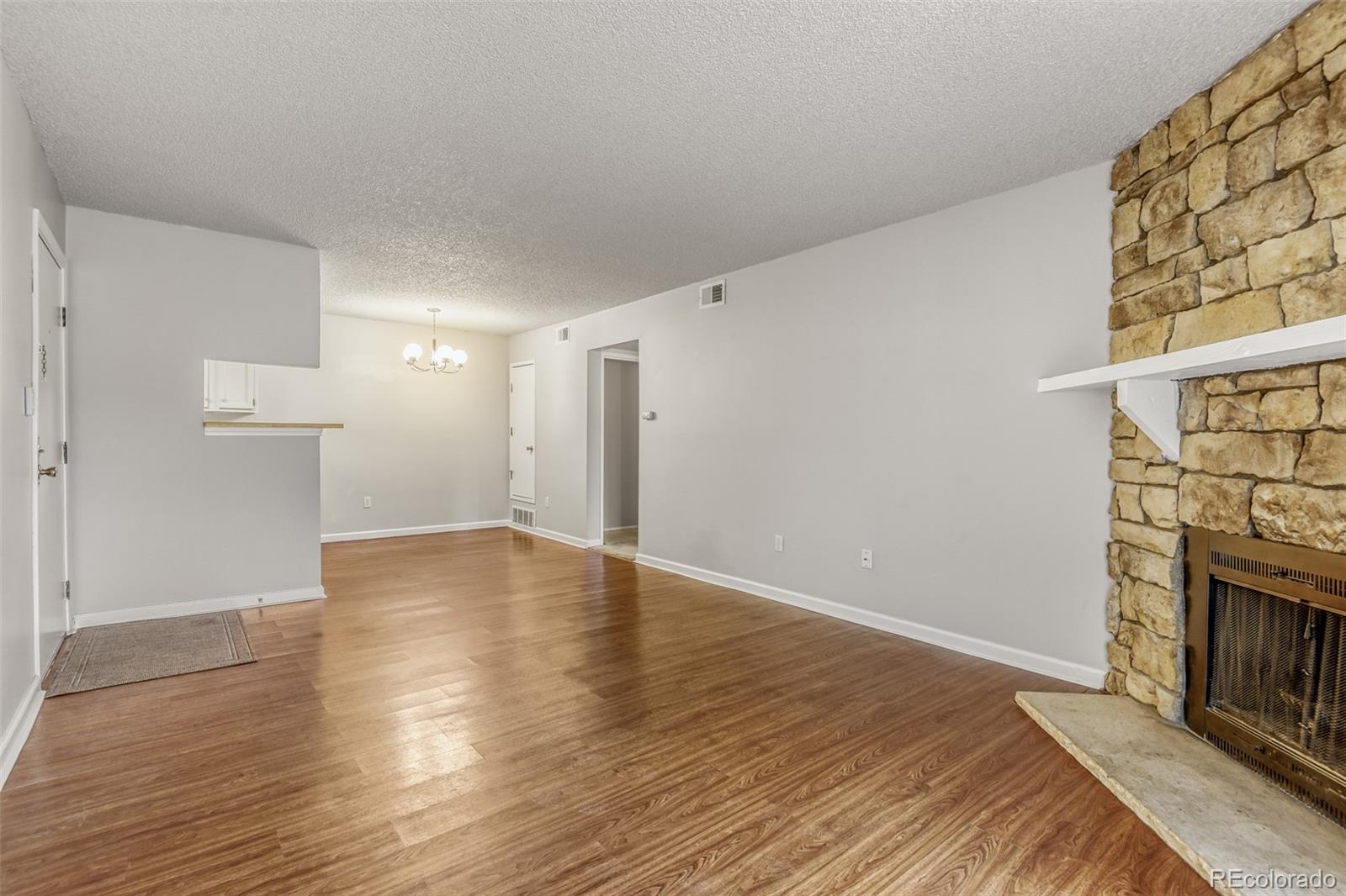 MLS Image #3 for 4400 s quebec street,denver, Colorado