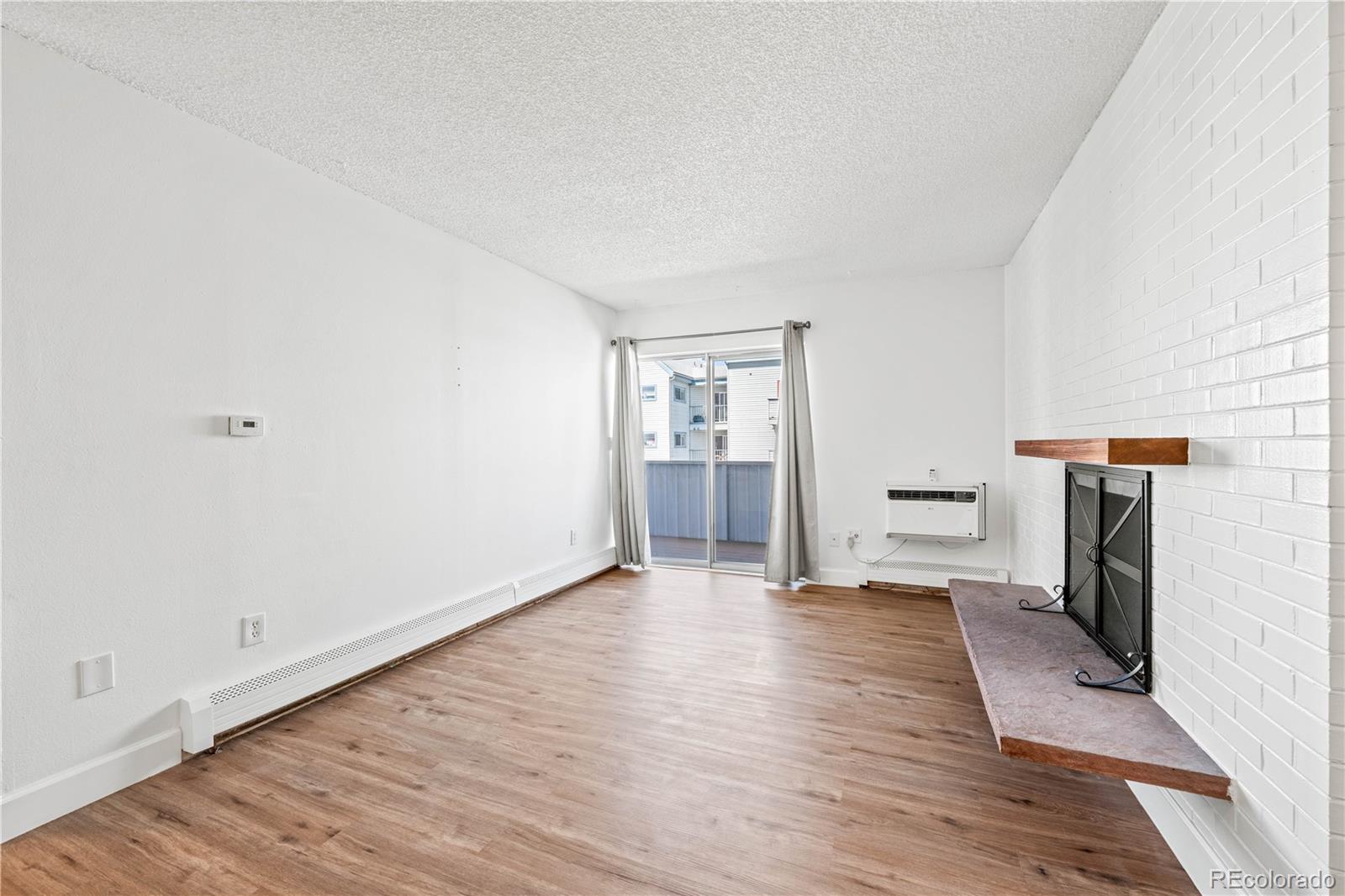 MLS Image #12 for 4110 e hale parkway,denver, Colorado