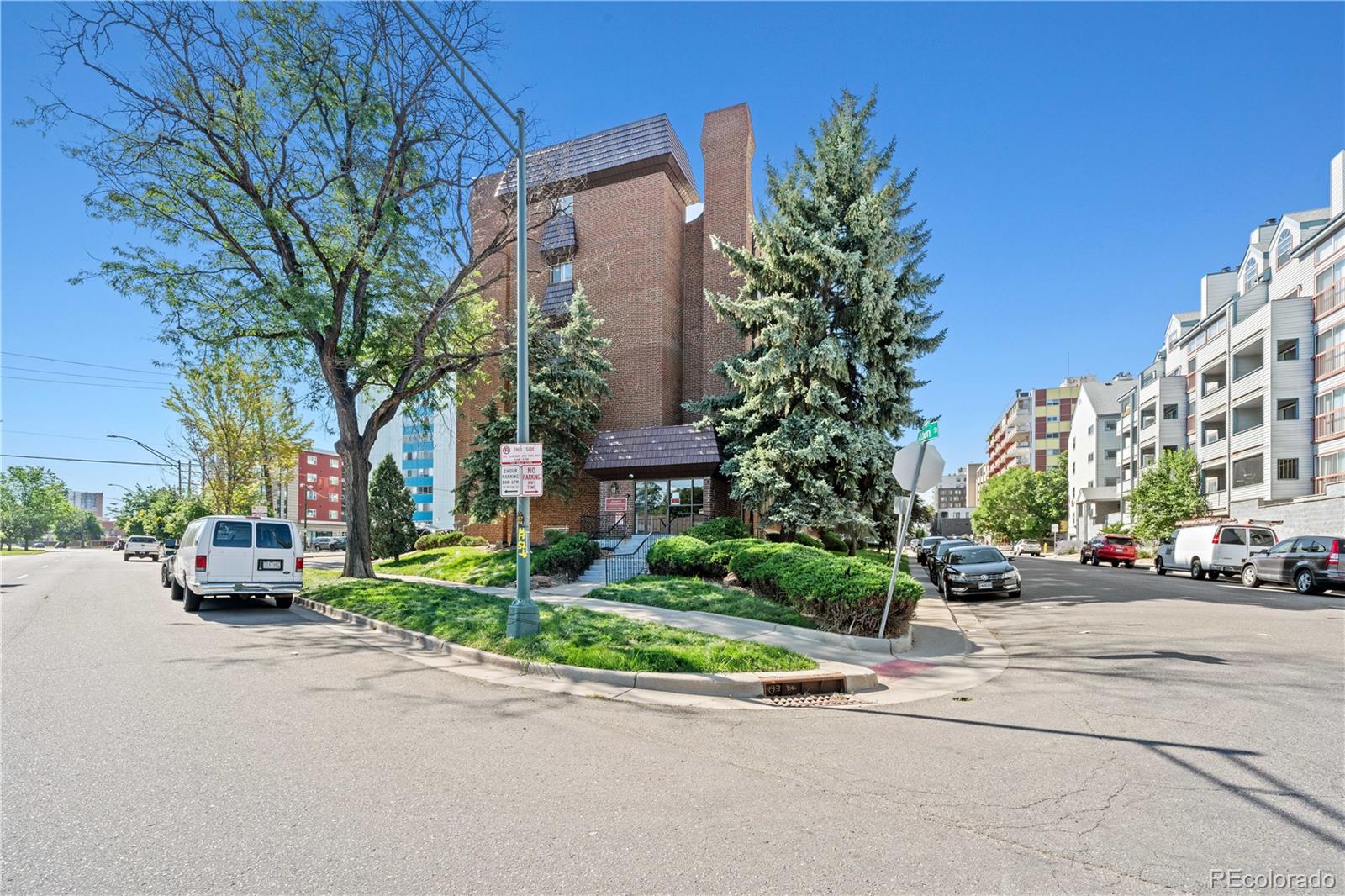 MLS Image #3 for 4110 e hale parkway,denver, Colorado