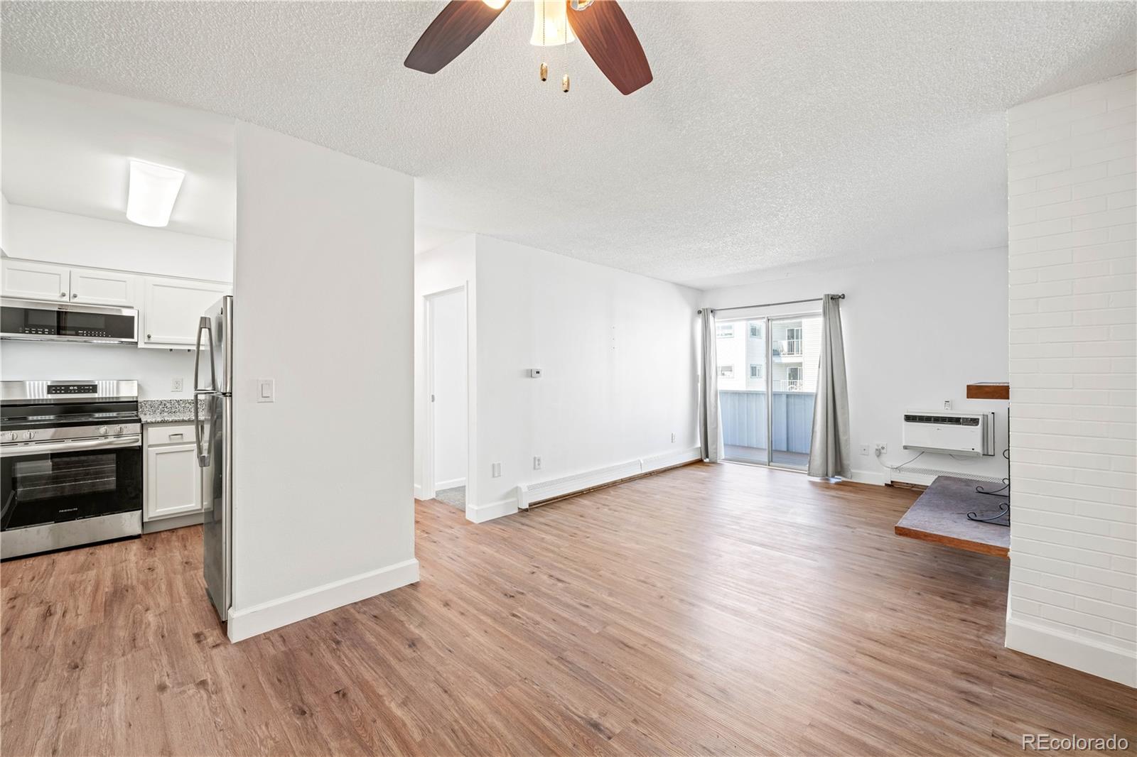 MLS Image #7 for 4110 e hale parkway,denver, Colorado