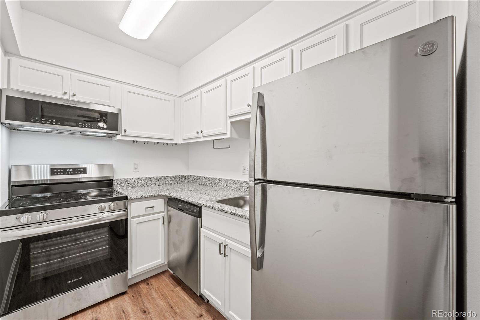 MLS Image #8 for 4110 e hale parkway,denver, Colorado