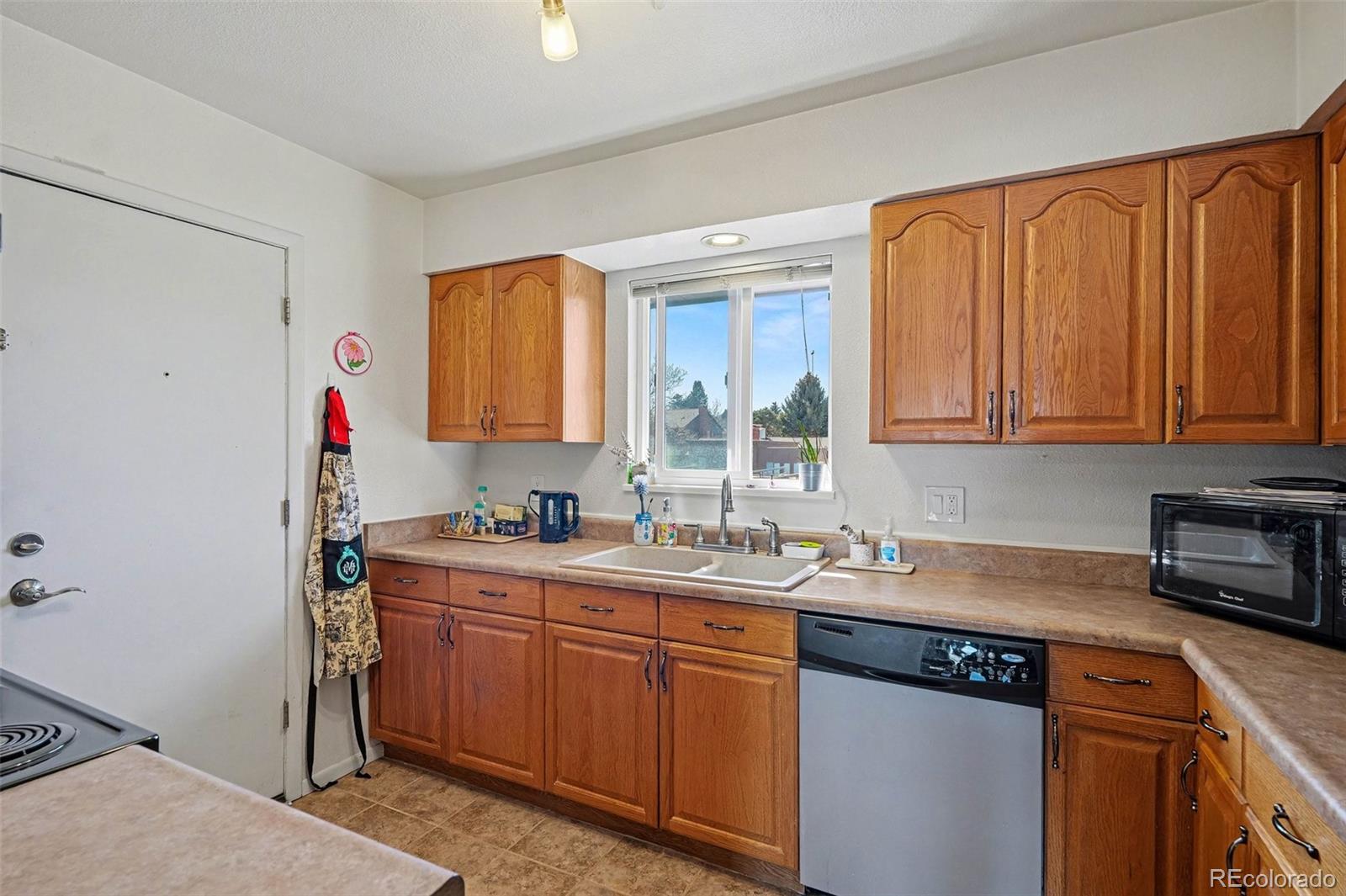 MLS Image #9 for 3825 s monaco parkway 212,denver, Colorado