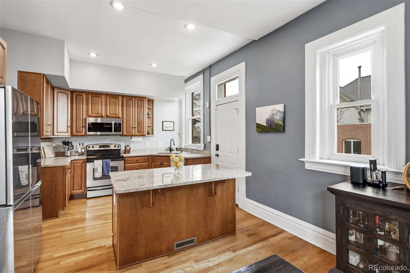 MLS Image #10 for 933 e 23rd street,denver, Colorado