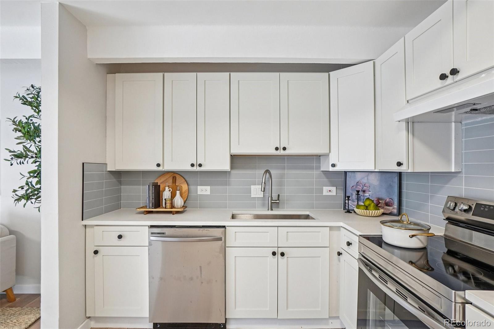 MLS Image #13 for 555 e 10th avenue,denver, Colorado