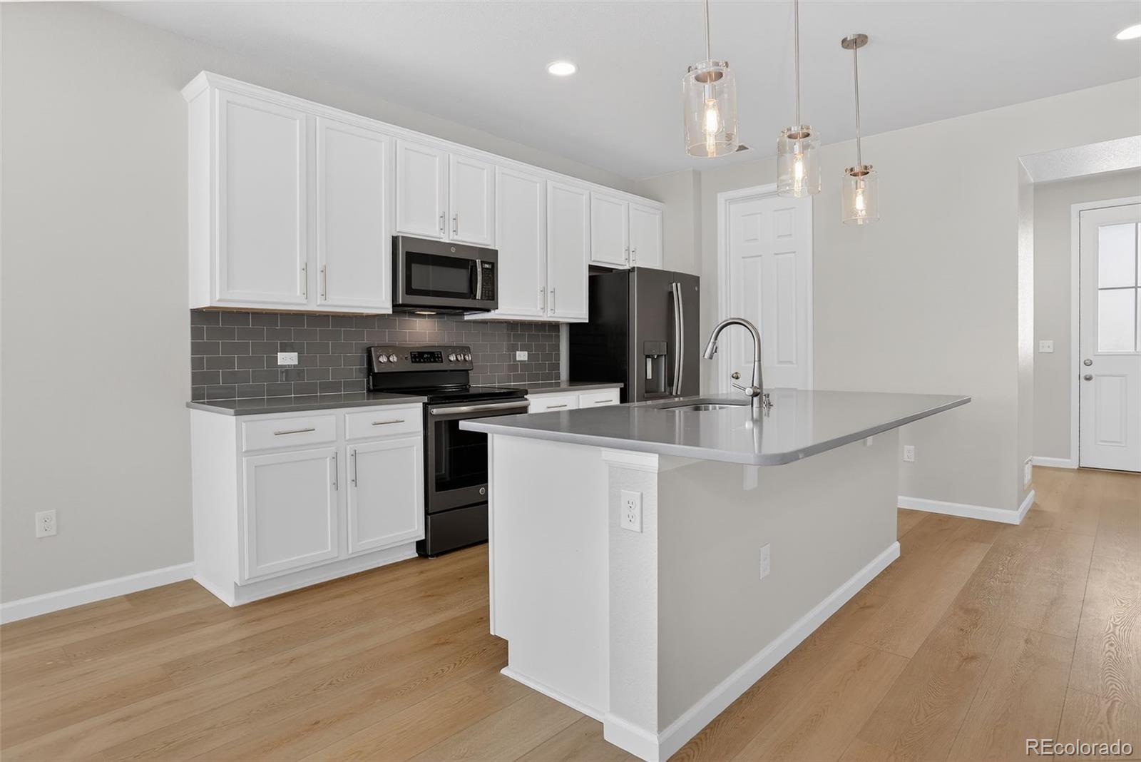 MLS Image #8 for 26984 e archer avenue,aurora, Colorado