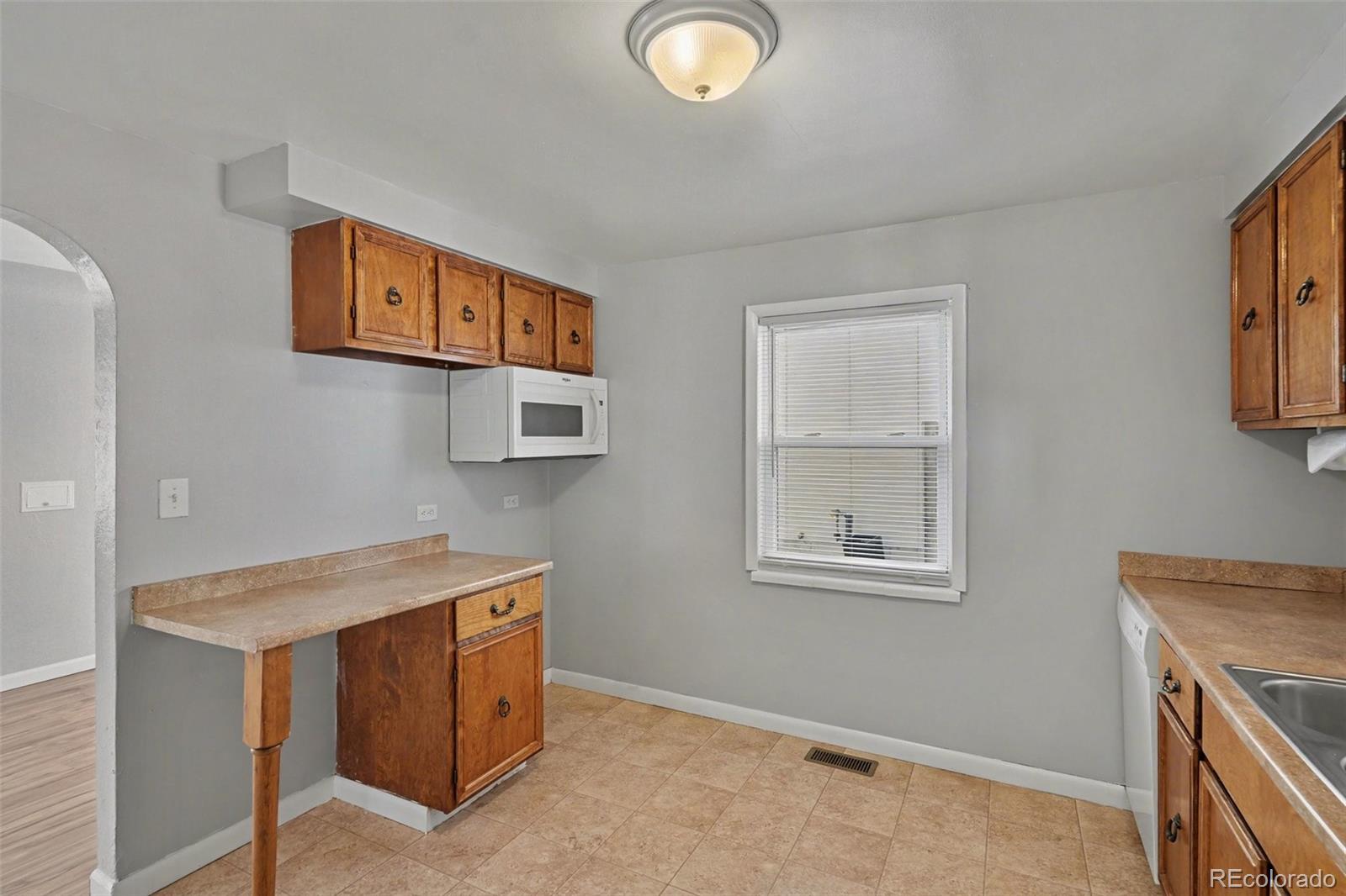 MLS Image #10 for 2143 s bannock street,denver, Colorado