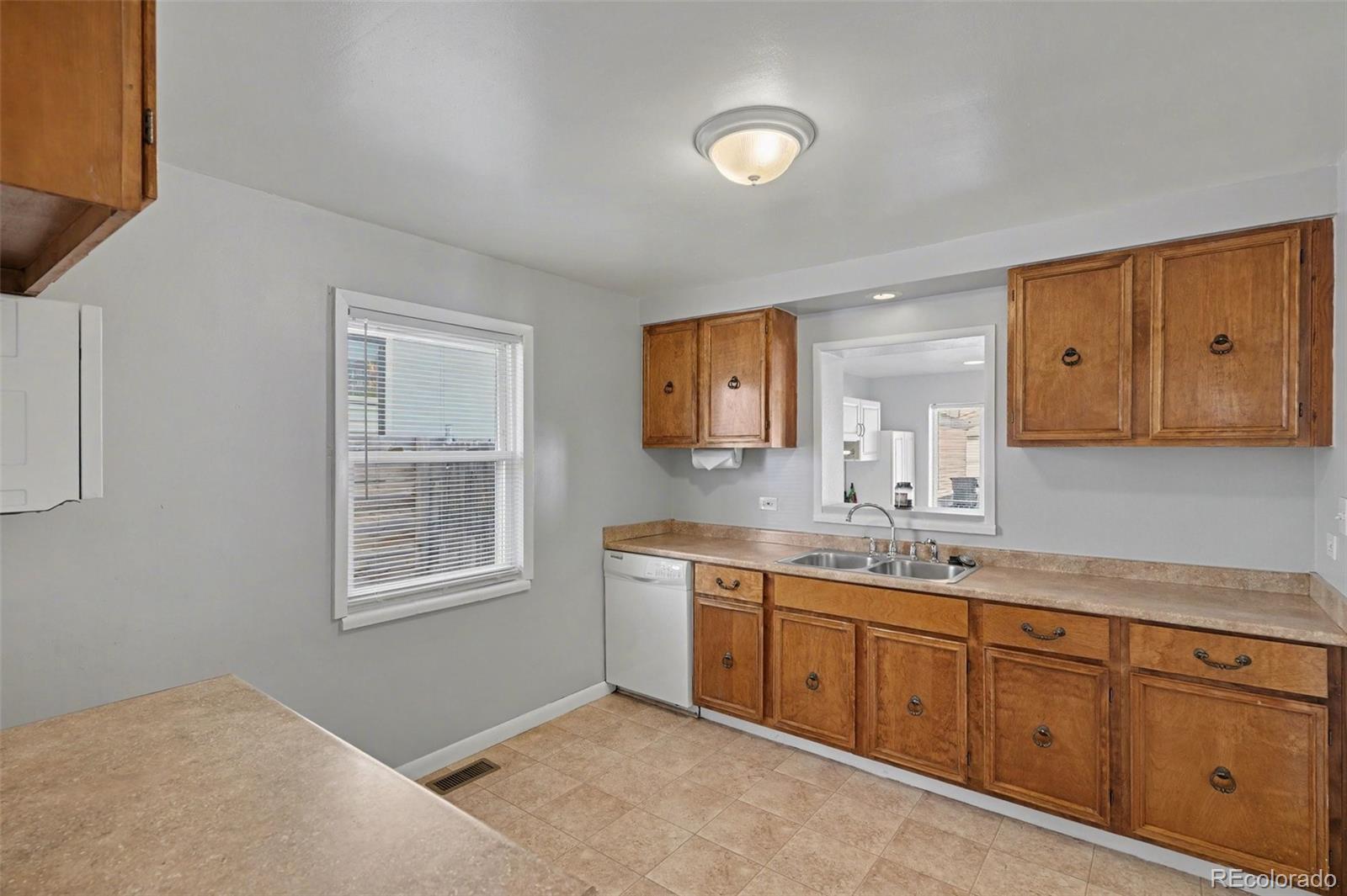 MLS Image #7 for 2143 s bannock street,denver, Colorado