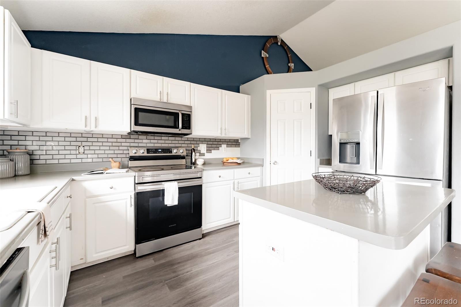 MLS Image #10 for 14824 e 52nd avenue,denver, Colorado