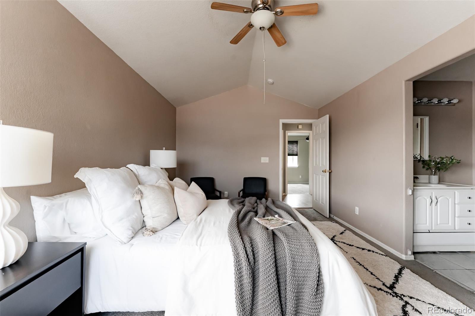 MLS Image #6 for 14824 e 52nd avenue,denver, Colorado