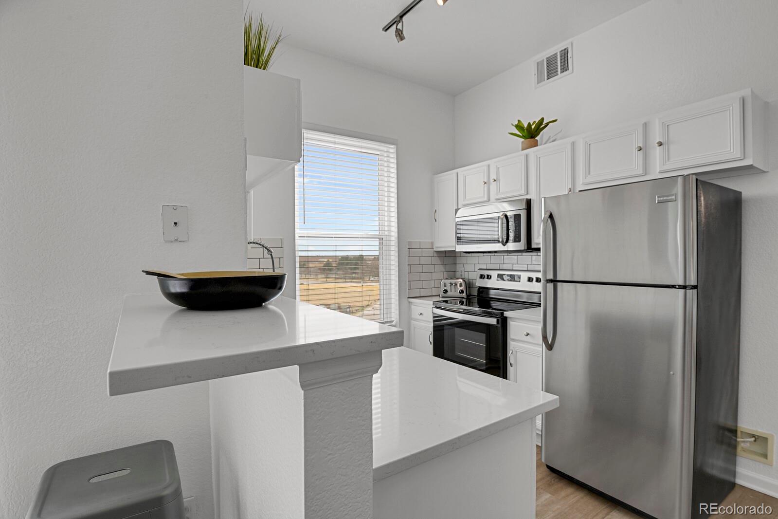 MLS Image #8 for 15475  andrews drive,denver, Colorado