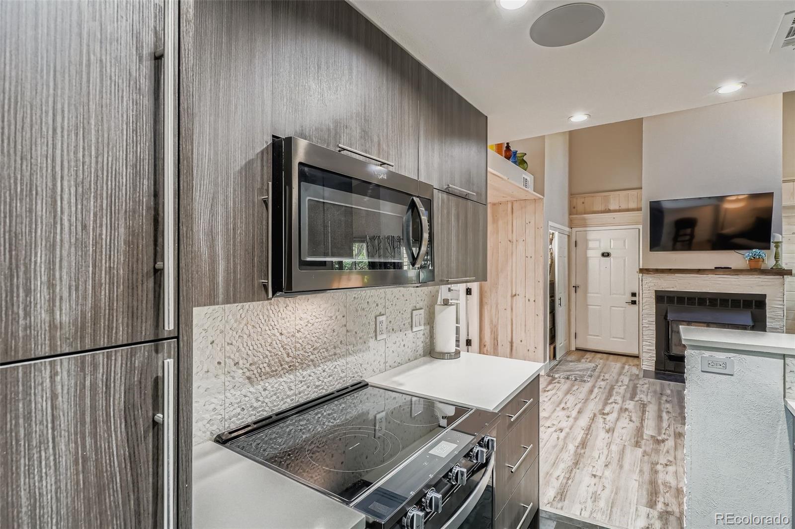 MLS Image #12 for 950 s dahlia street c,denver, Colorado