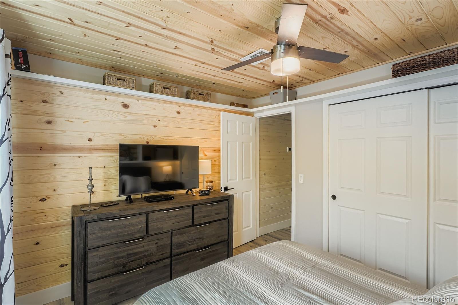 MLS Image #15 for 950 s dahlia street c,denver, Colorado