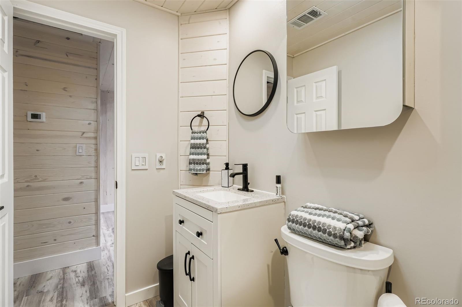 MLS Image #18 for 950 s dahlia street c,denver, Colorado