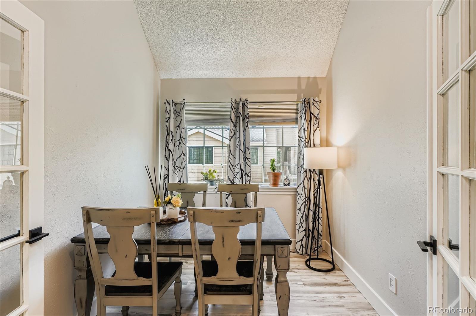 MLS Image #7 for 950 s dahlia street c,denver, Colorado