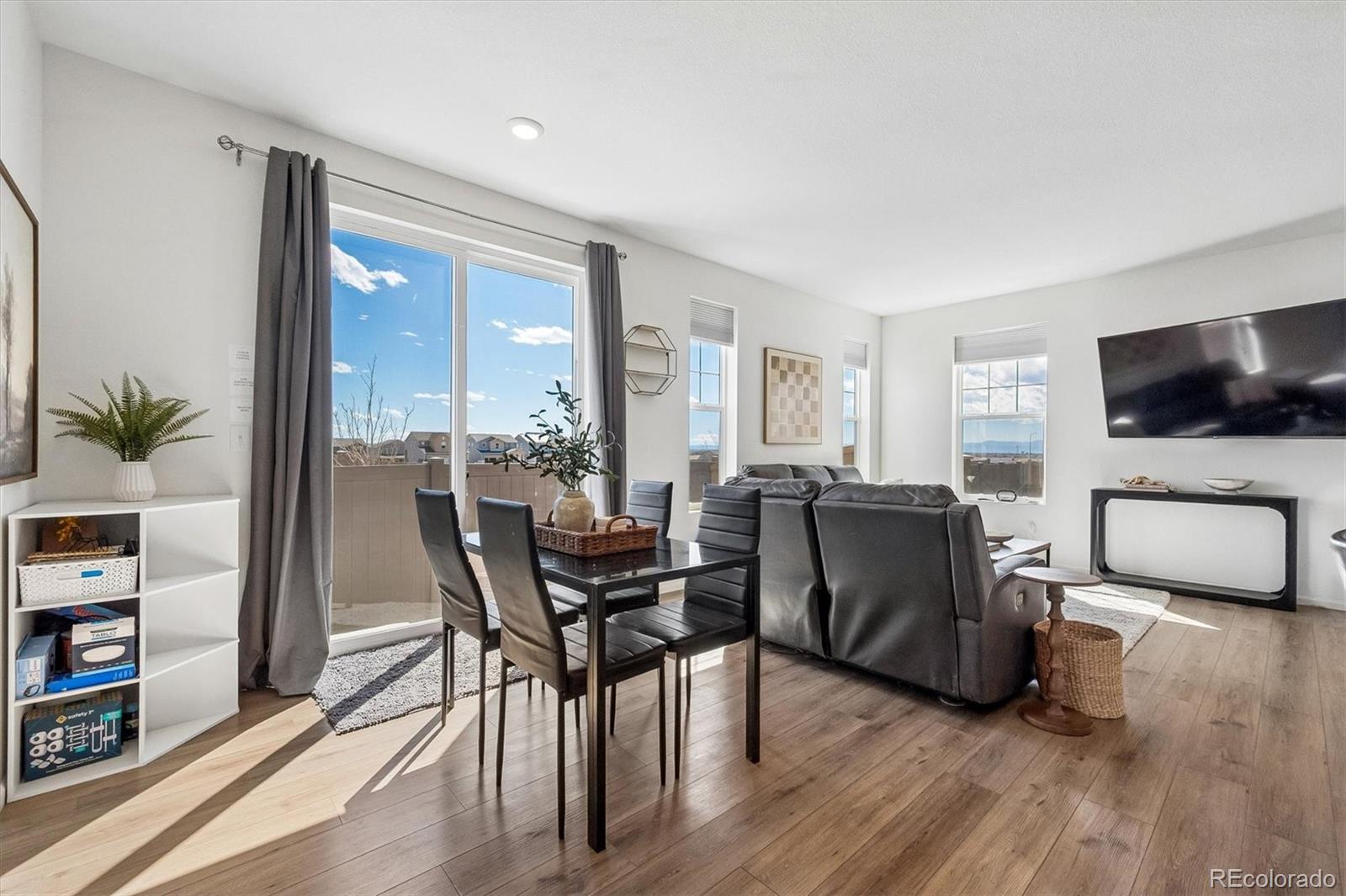 MLS Image #2 for 608 n bersshine court,aurora, Colorado