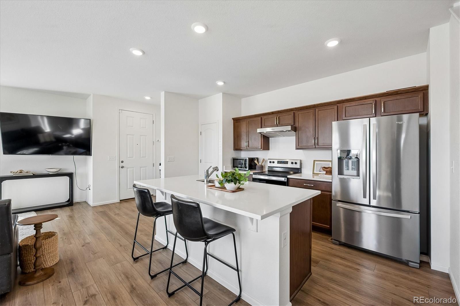 MLS Image #4 for 608 n bersshine court,aurora, Colorado