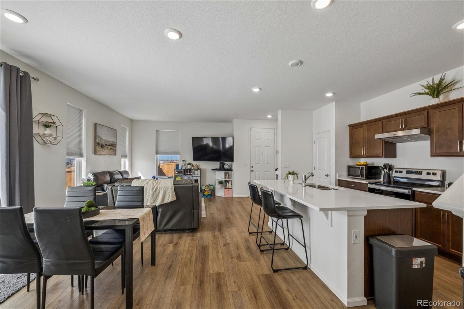 MLS Image #6 for 608 n bersshine court,aurora, Colorado