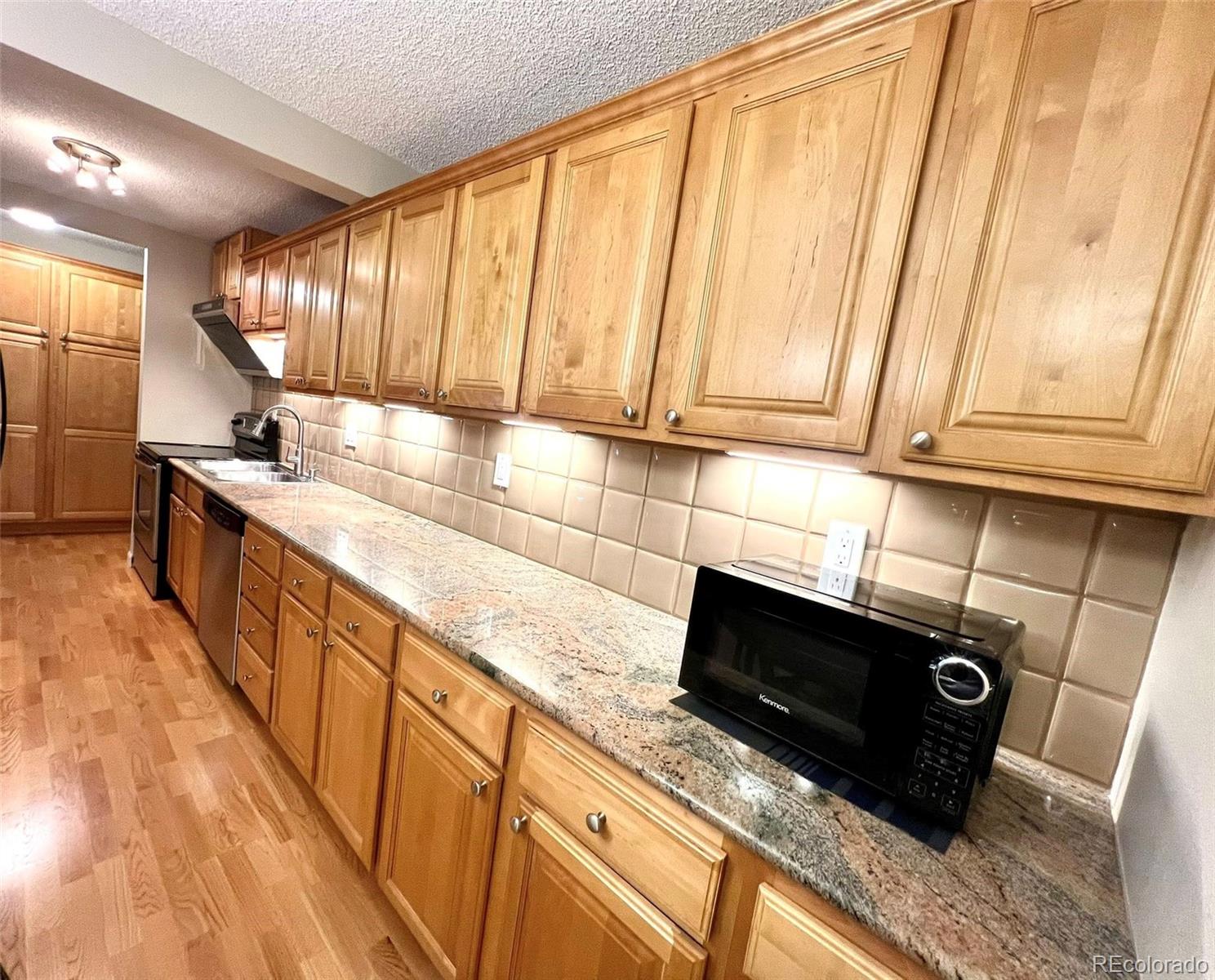 MLS Image #12 for 2  adams street,denver, Colorado