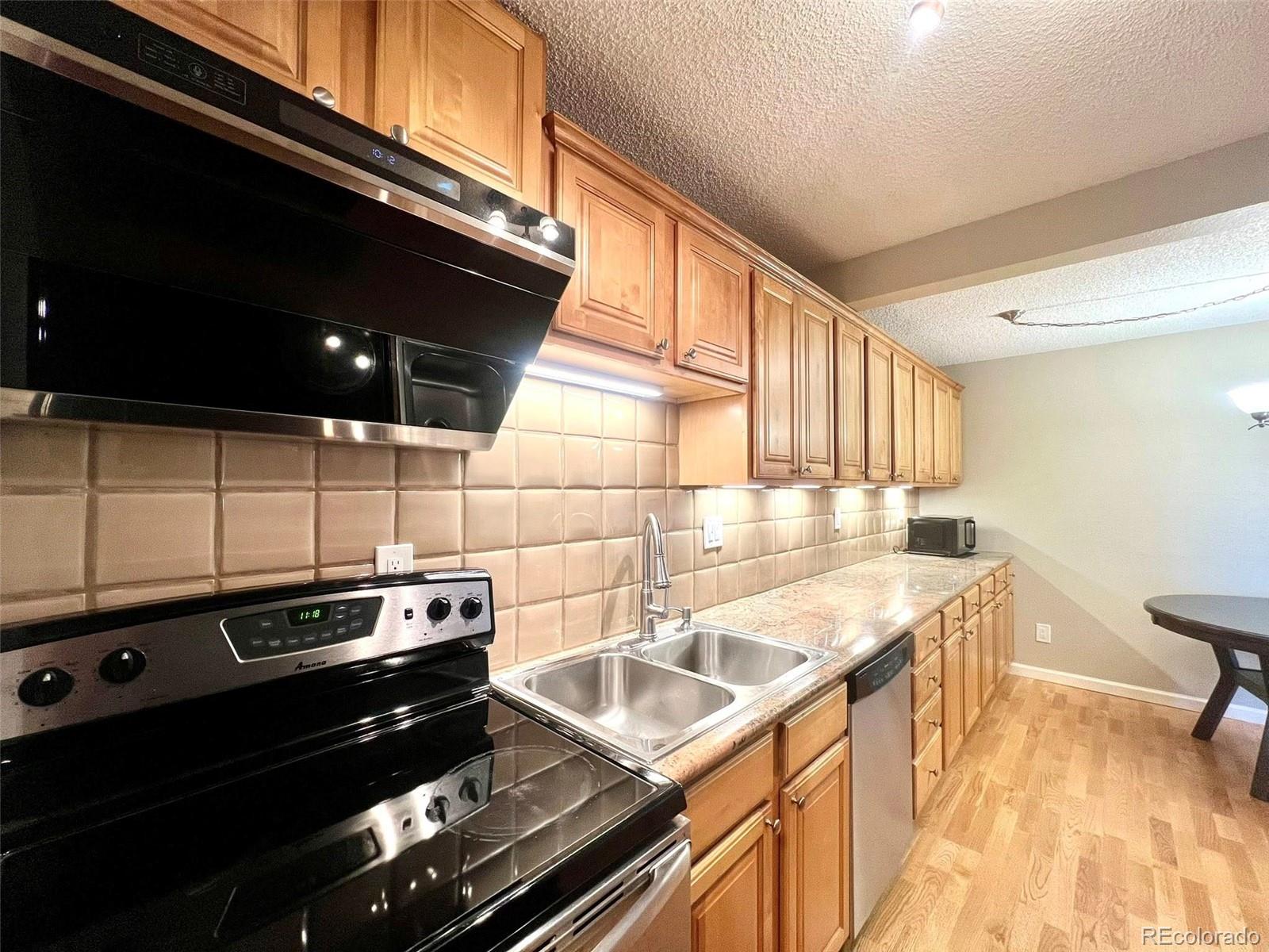 MLS Image #13 for 2  adams street,denver, Colorado
