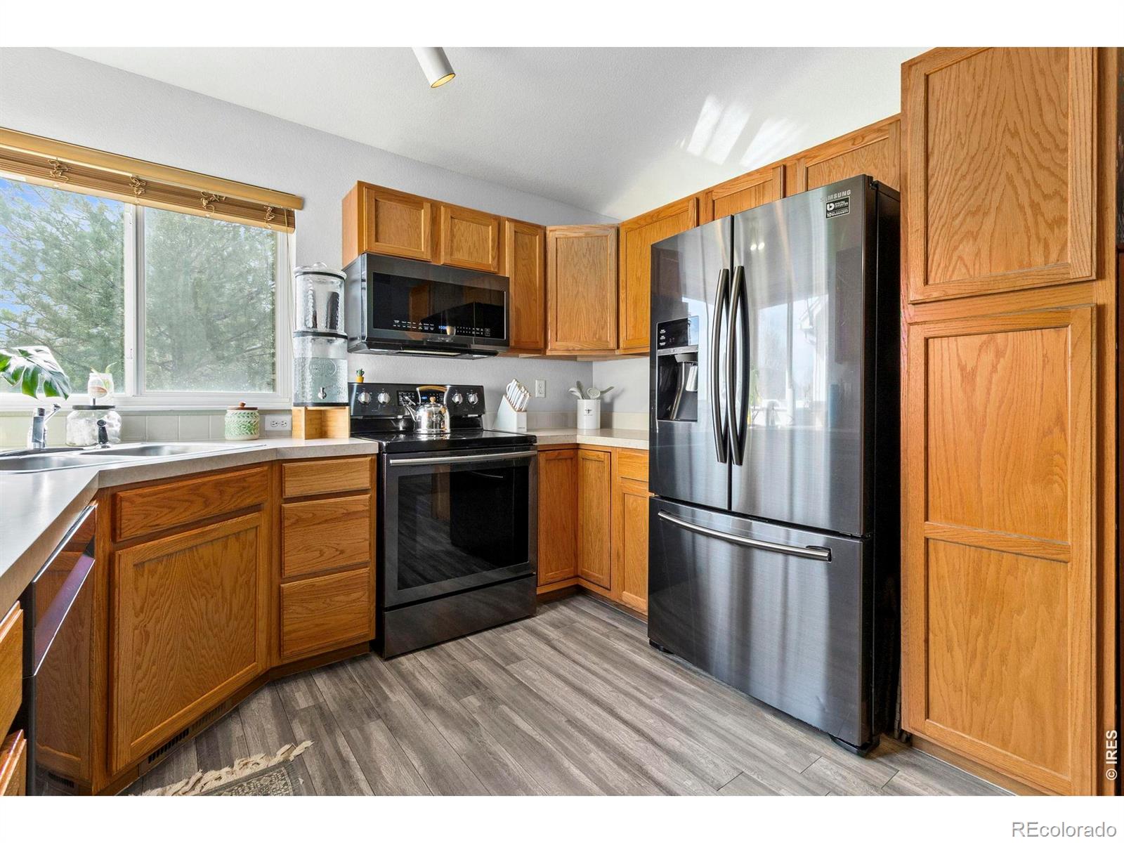 MLS Image #5 for 1098  lavender avenue,loveland, Colorado