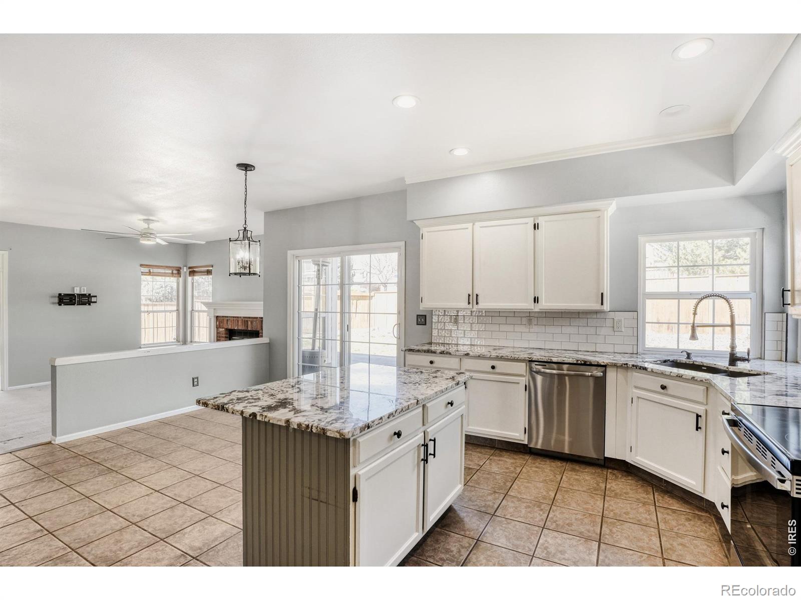 MLS Image #10 for 16623 e powers place,centennial, Colorado