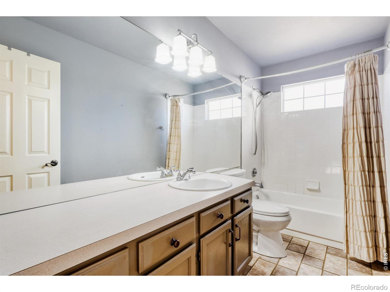 MLS Image #27 for 16623 e powers place,centennial, Colorado