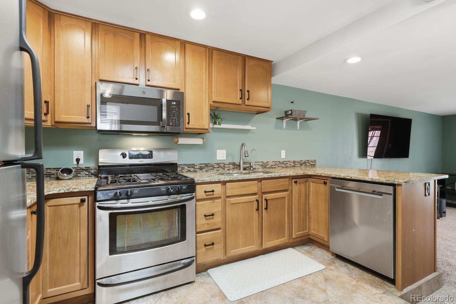 MLS Image #11 for 4740 e jewell avenue,denver, Colorado