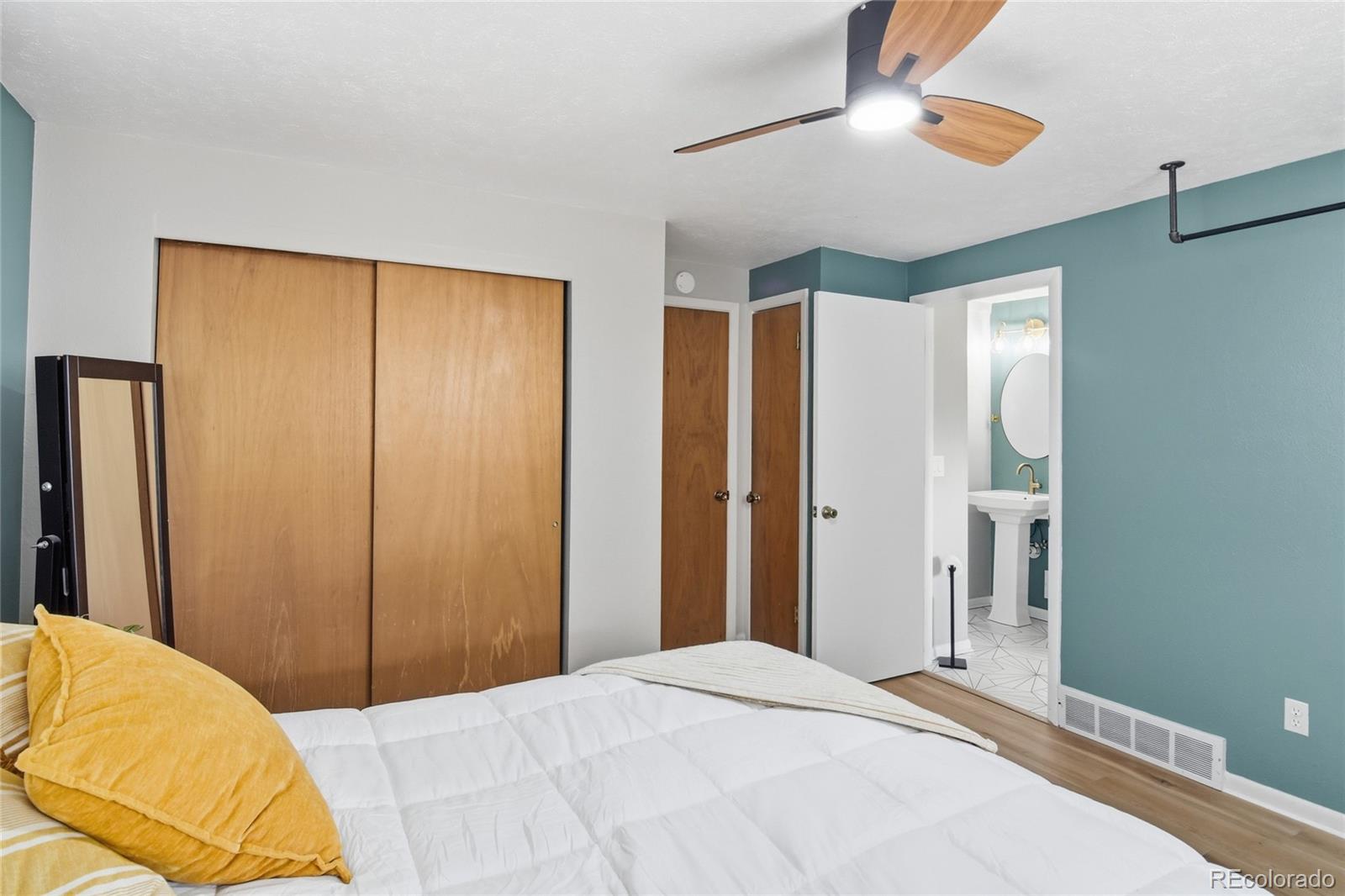 MLS Image #13 for 4737 s pennsylvania street,englewood, Colorado