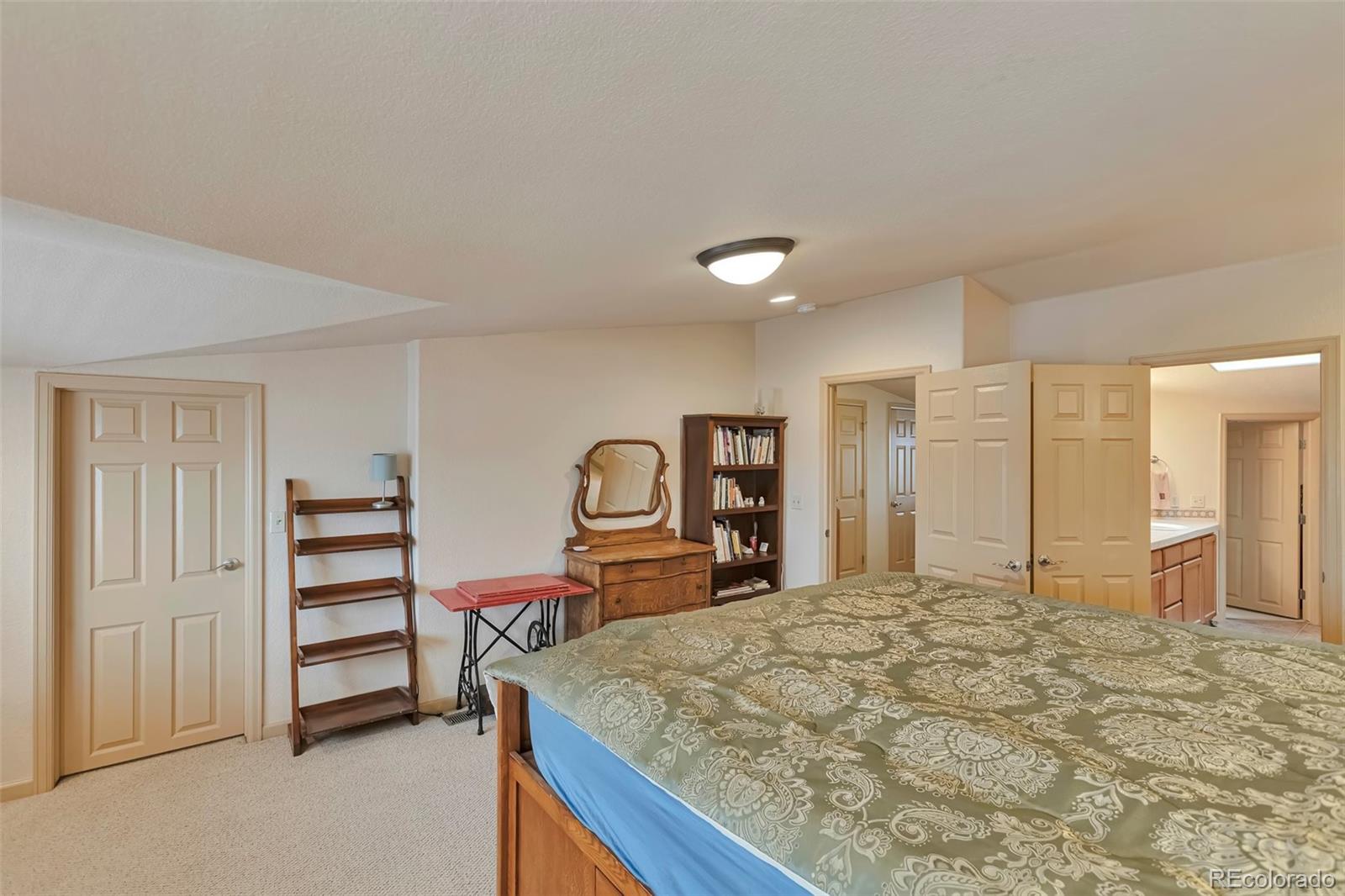 MLS Image #18 for 2686 s cherokee street,denver, Colorado