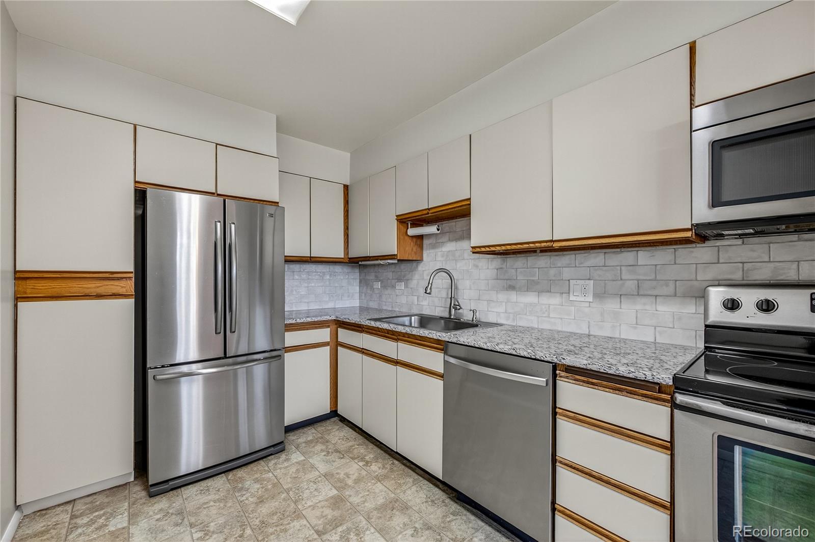 MLS Image #6 for 4570 e yale avenue,denver, Colorado