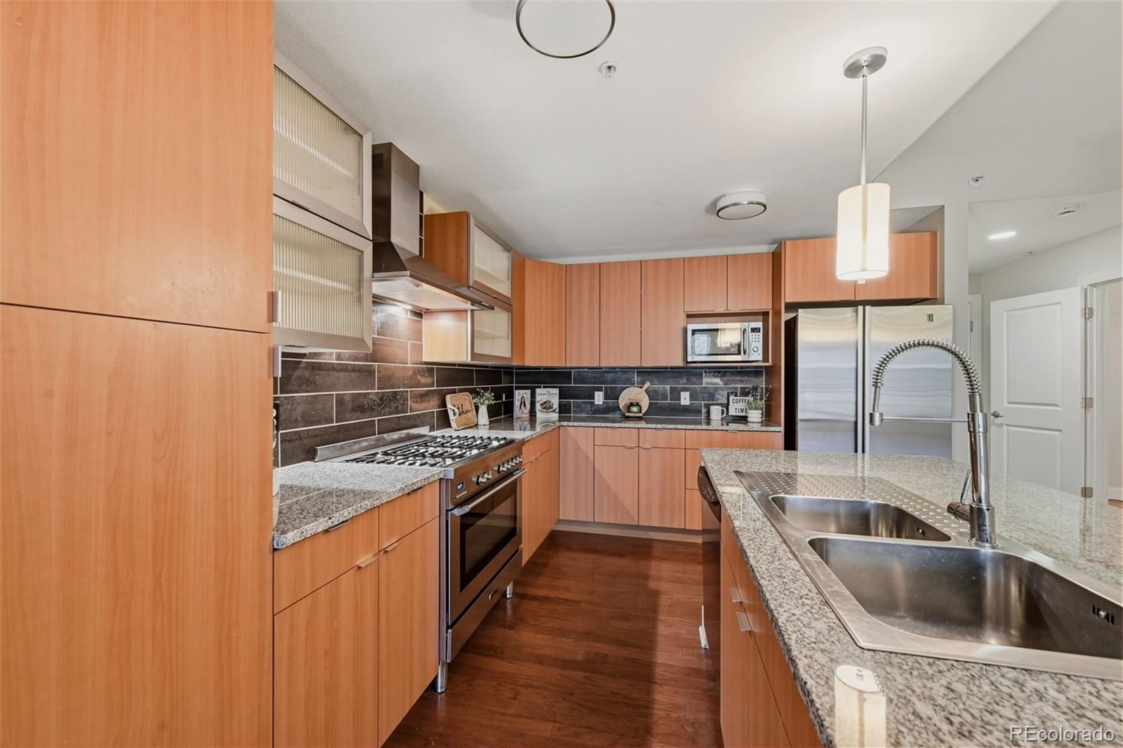MLS Image #10 for 2240 n clay street 204,denver, Colorado